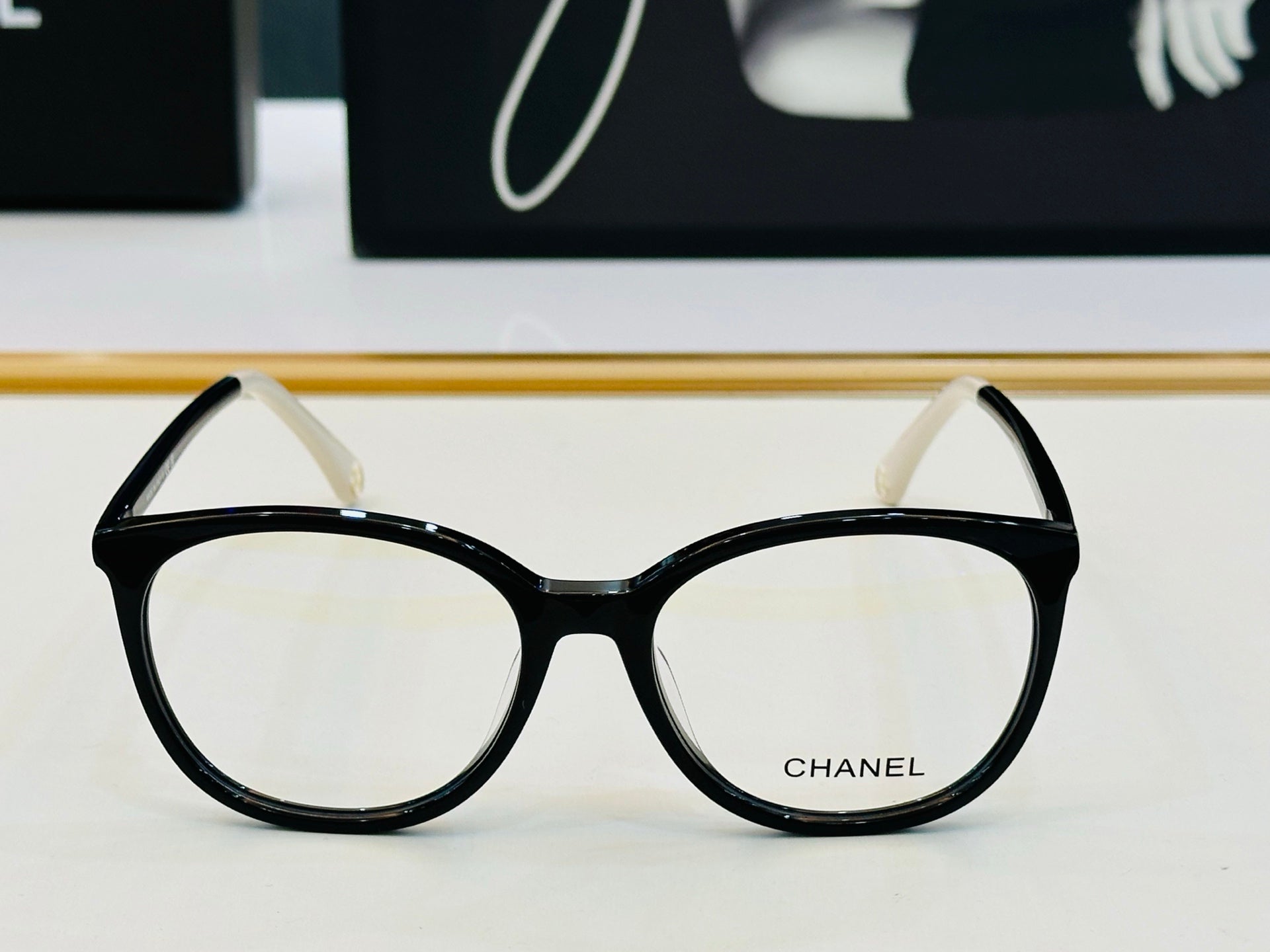 Chanel Sunglasses 700374