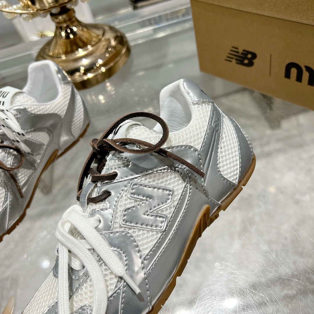 Miu Miu Pre-Owned x New Balance 550 Sneakers Silver White Cowhide Mesh 155323