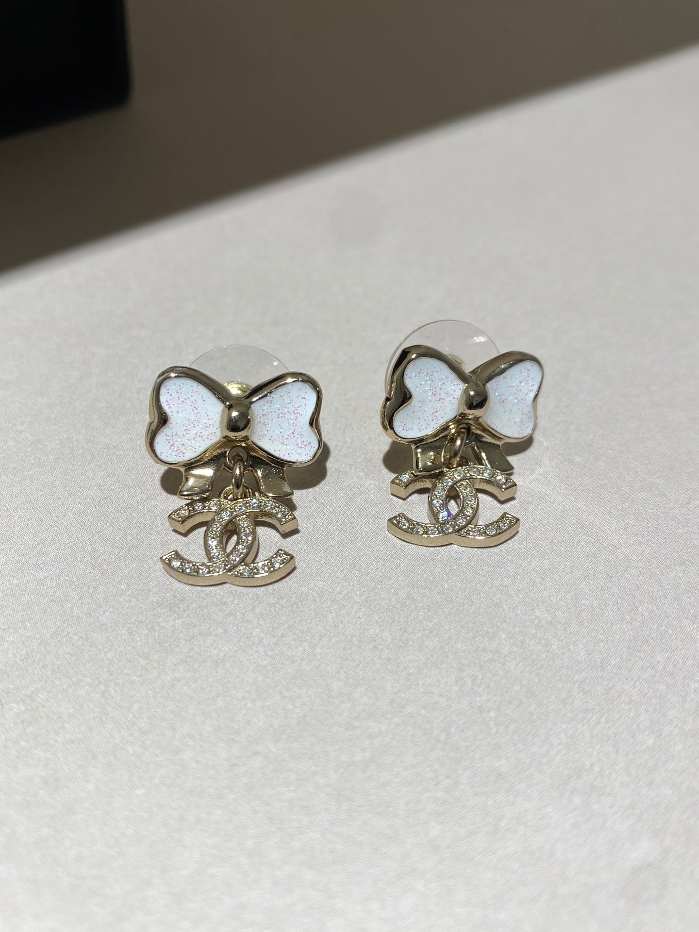 CC Fine Sparkling Bow Gold Mop Earrings