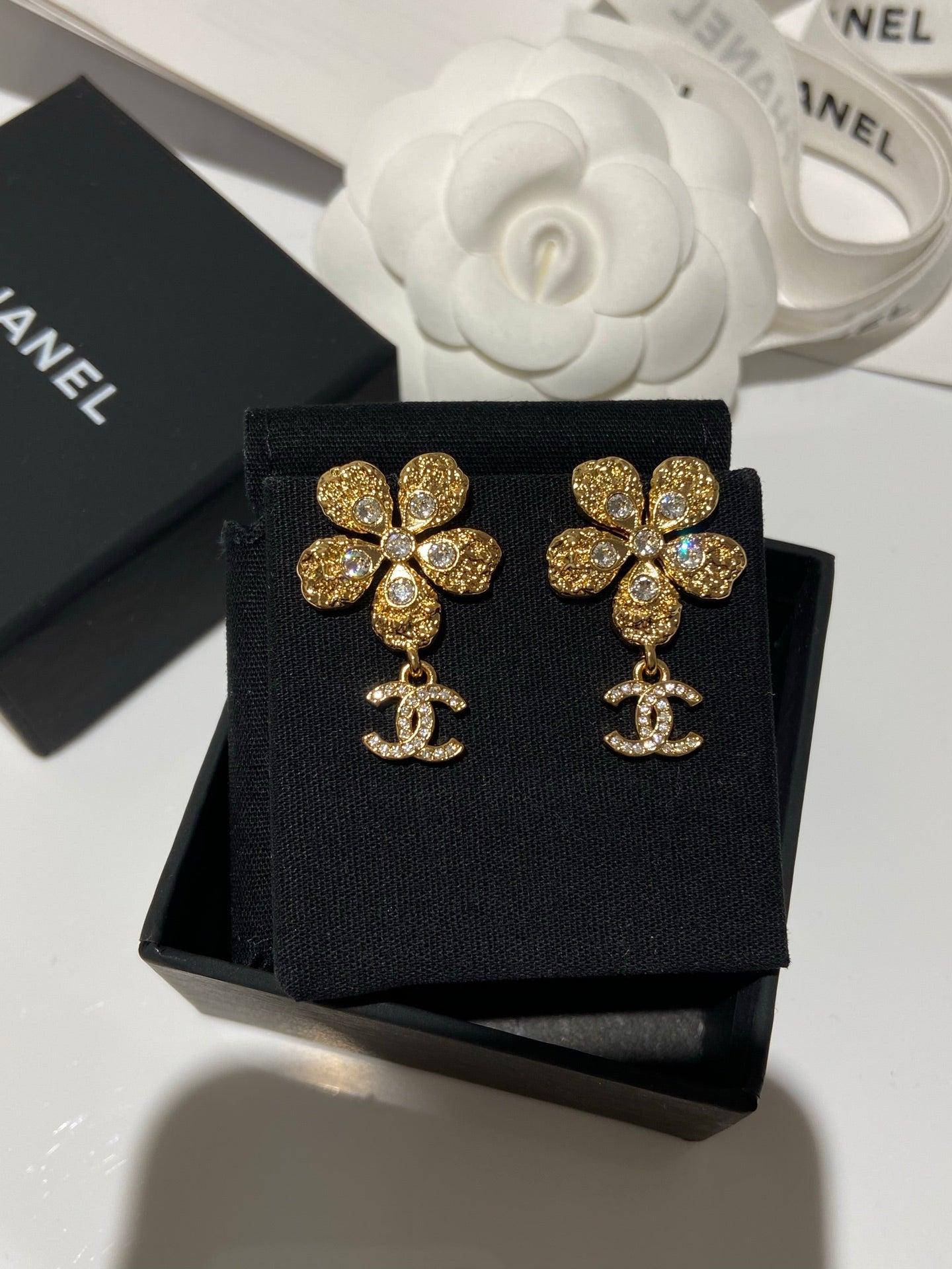 CC Vintage Flower Gold Diamond Earrings
