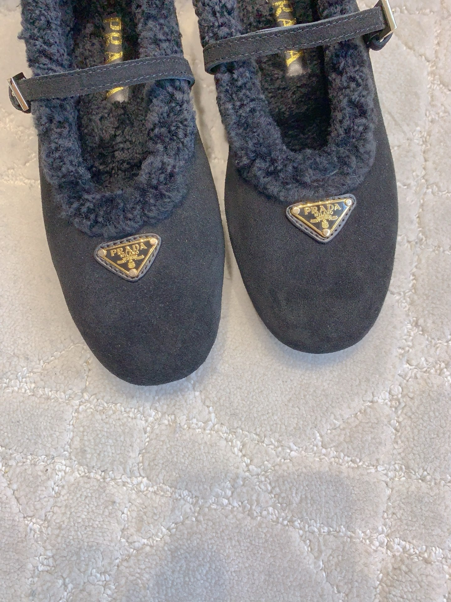 Pra 2025 Fur-lined Flat Black Suede Wool 557120