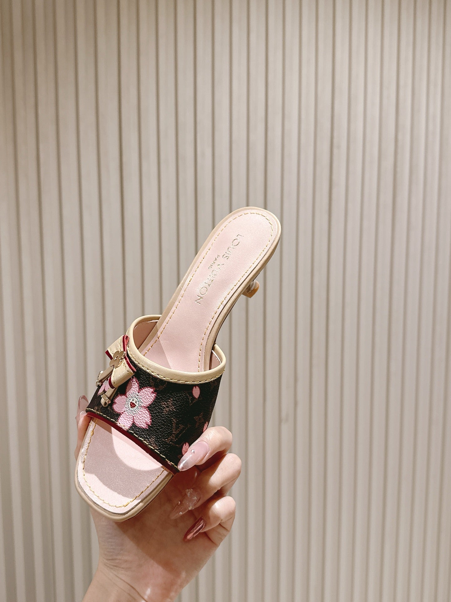 LV 26ss Slippers 45 Brown Light Pink Genuine Leather 656911