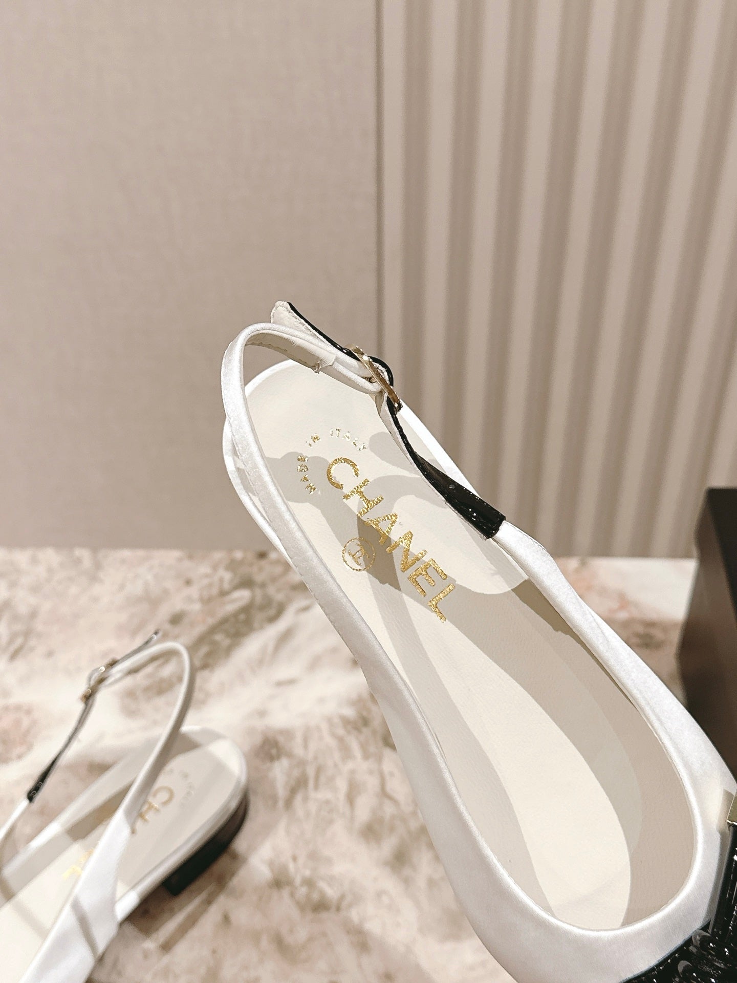 CC 26s Slingback Flat White Satin Sheepskin 658475