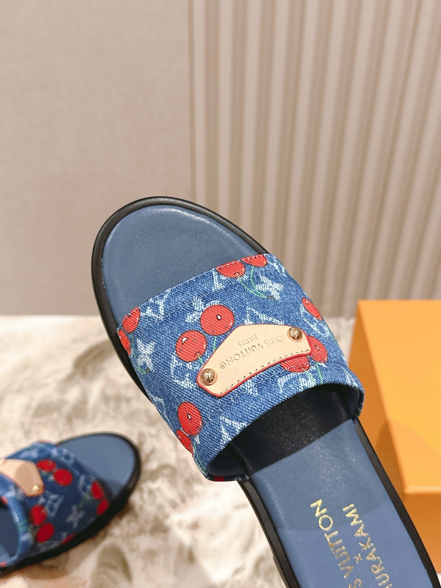 LV 26ss Slippers Blue Red Denim Leather 656930