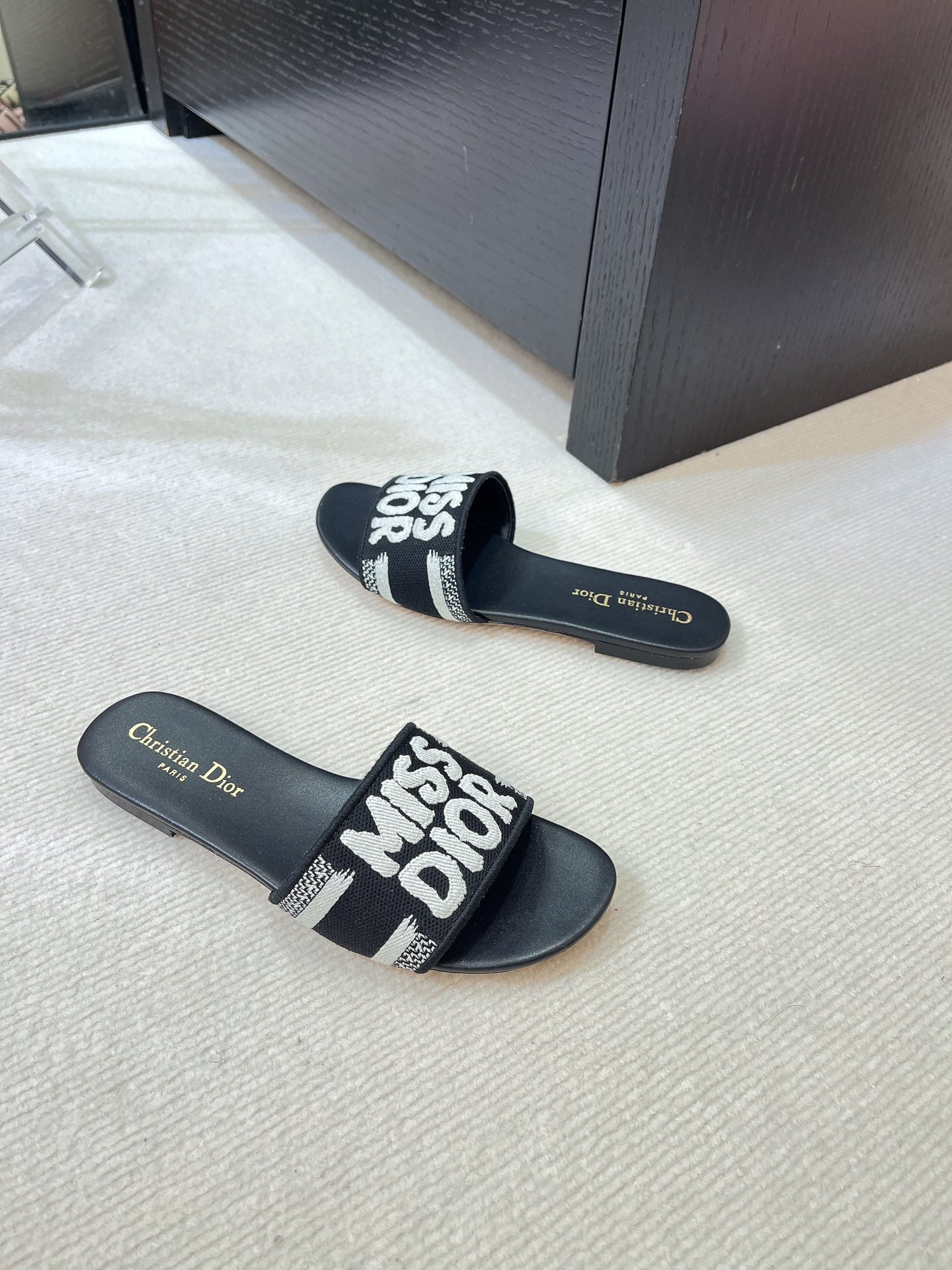 dway slide embroidered black cotton