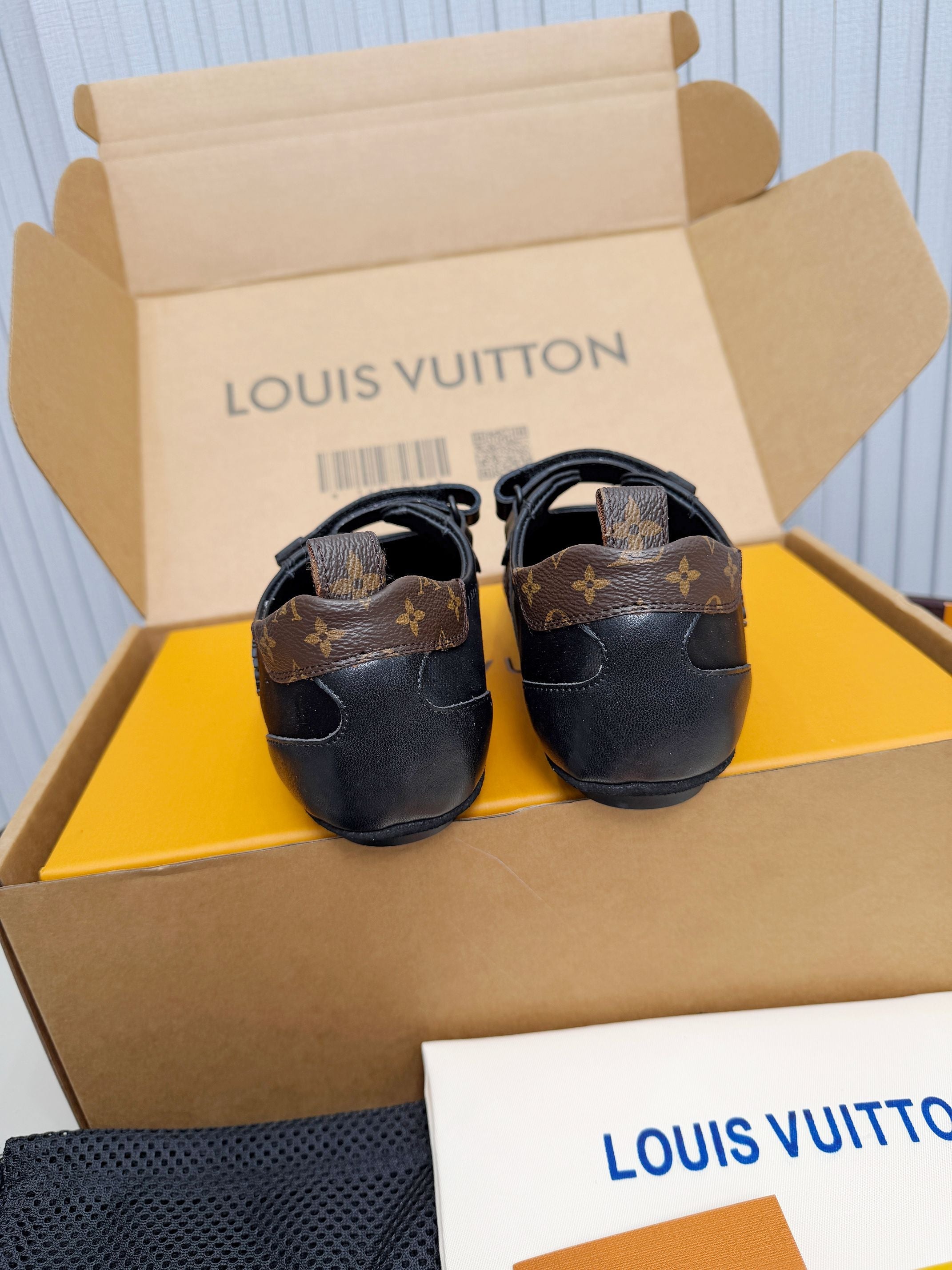 LV 26ss Sneakerina Mary Jane Black Brown Cowhide 674023