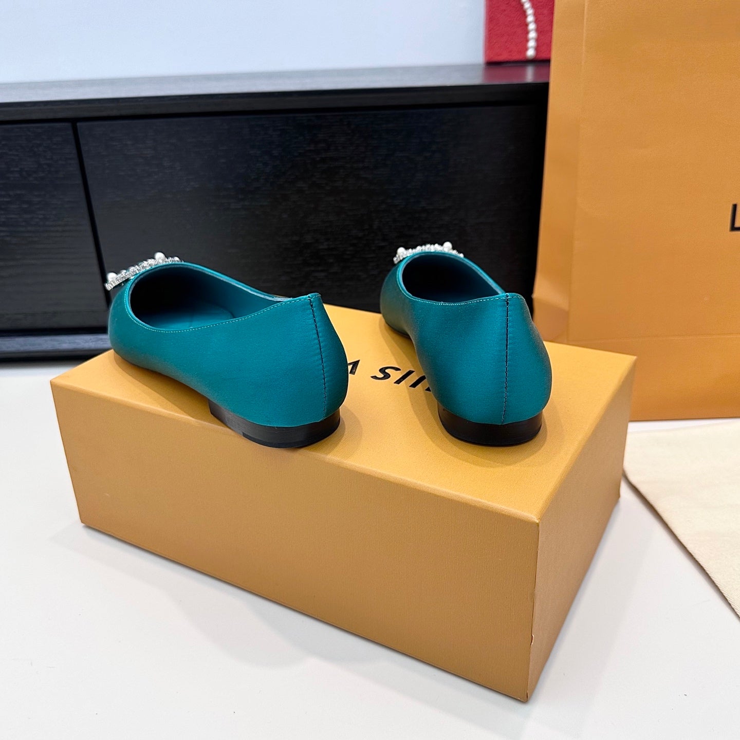 LV 26s Pointed-Toe Ballet Flat Teal Blue Premium Satin 622437