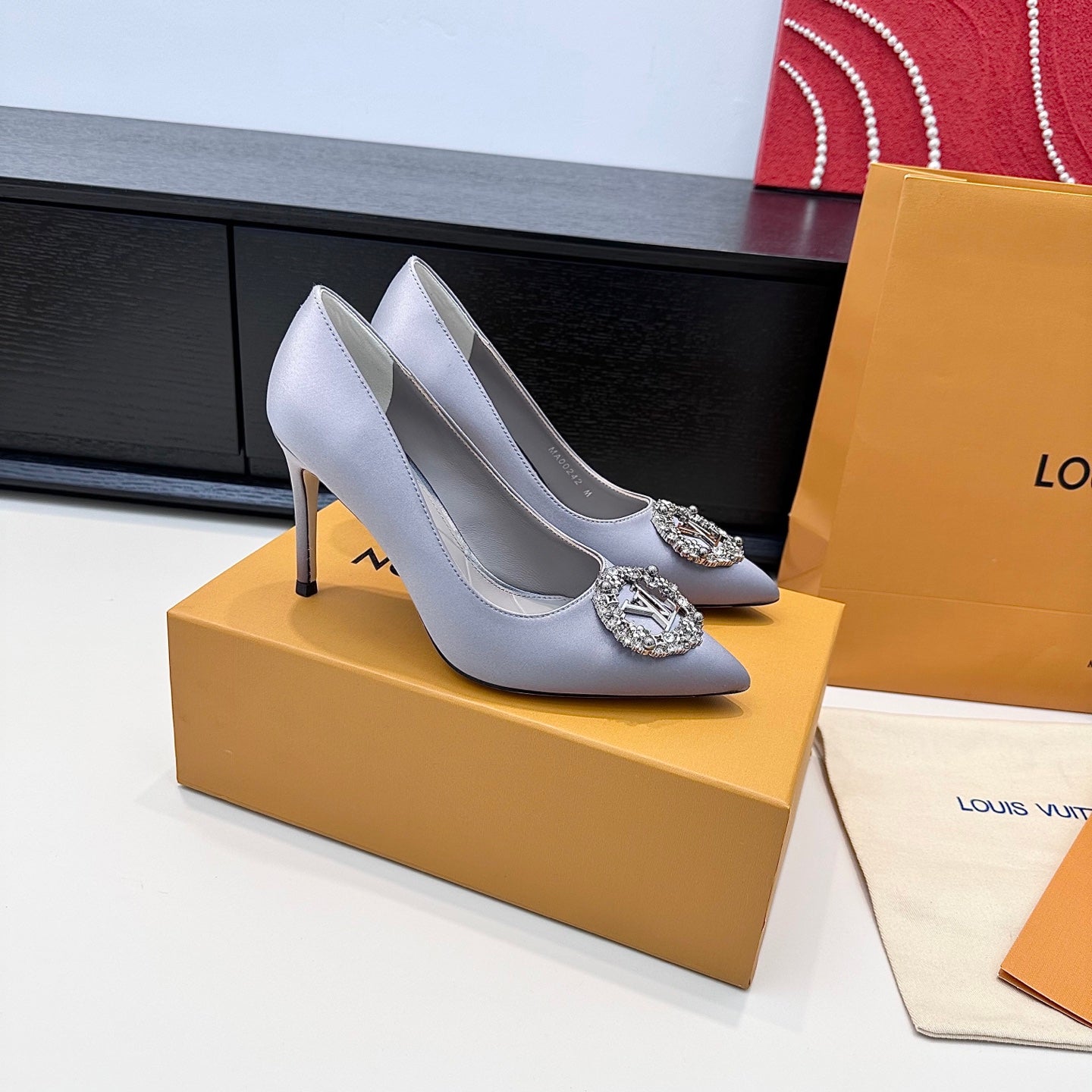 LV 26s  Pointed-Toe High Heels 95 Light Lavender Premium Satin 622444