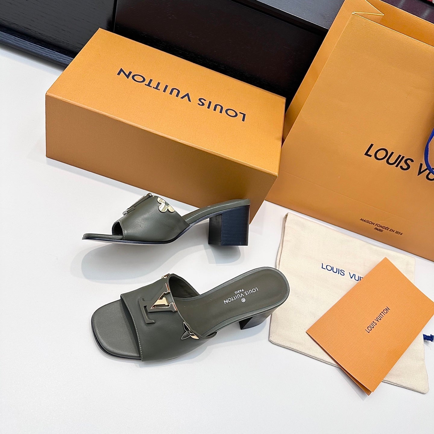 LV 26s High Heels 65 Sandals Moss Green Calfskin 622400