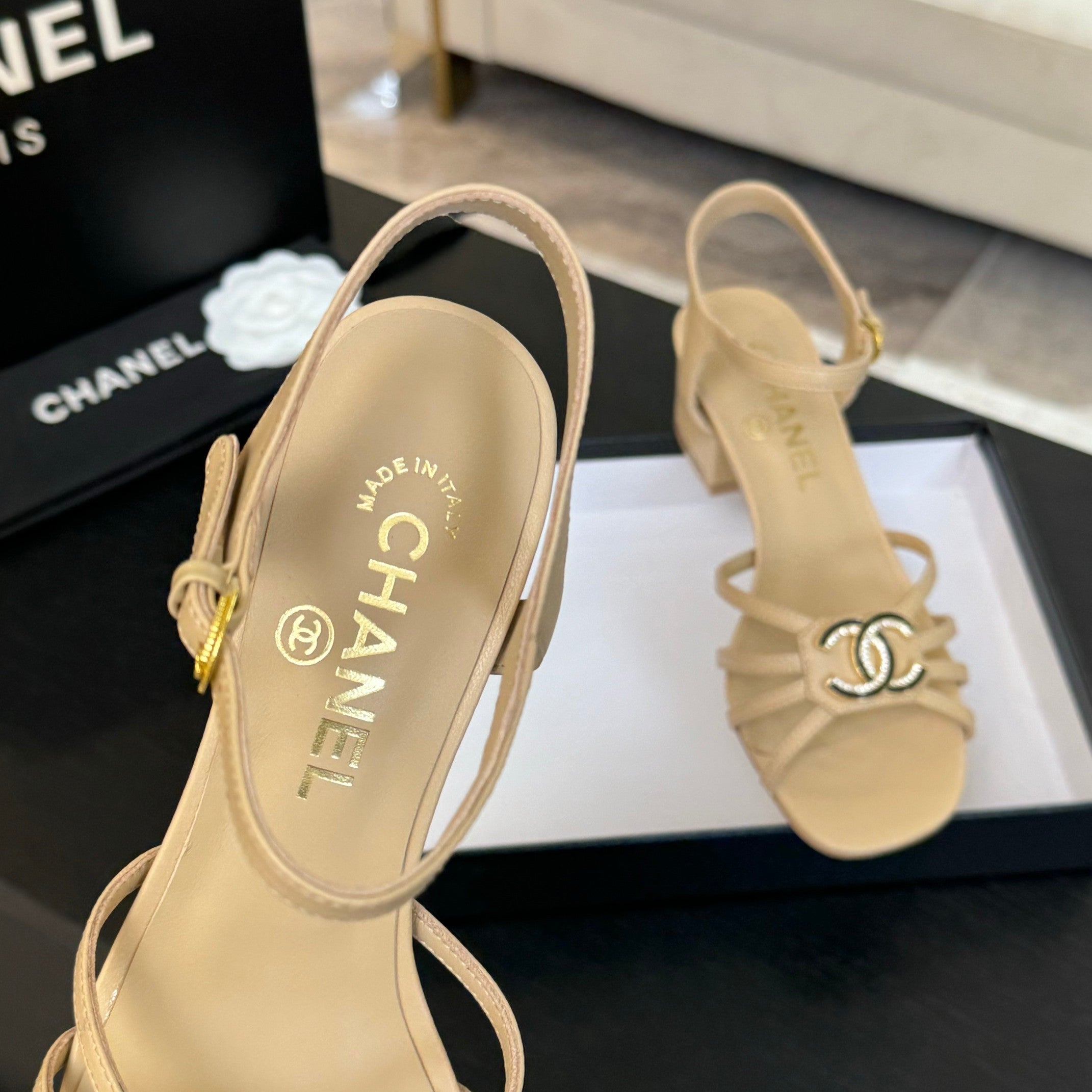 CC 45mm Sandal DarkCream Sheepskin  212928