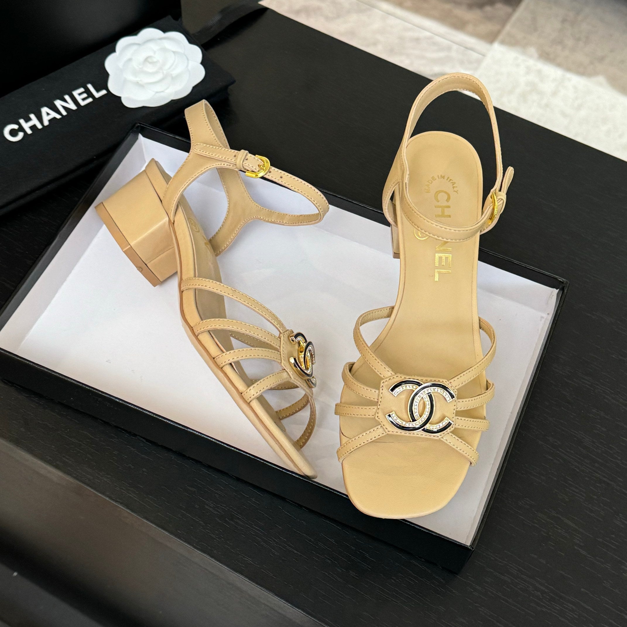 CC 45mm Sandal DarkCream Sheepskin  212928