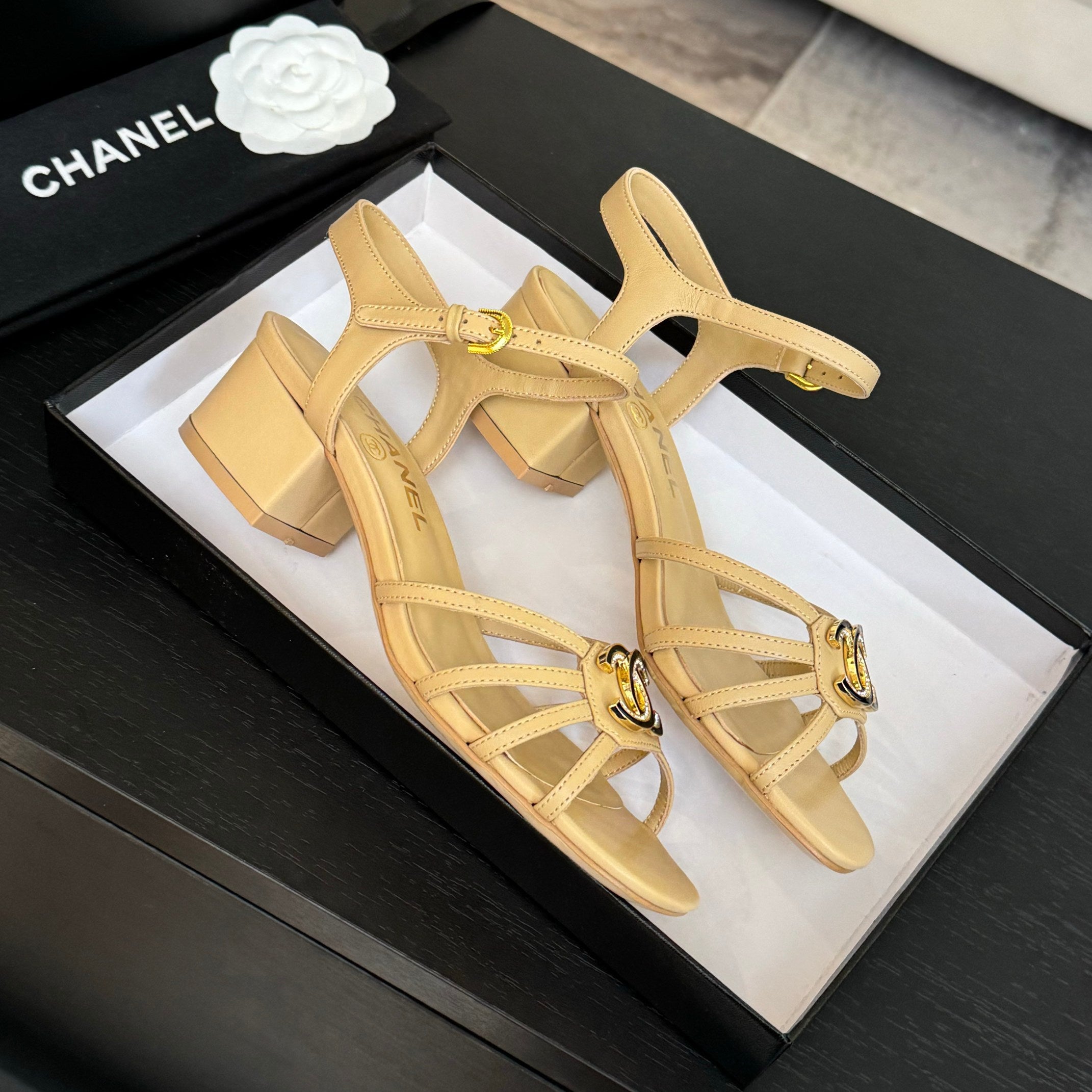 CC 45mm Sandal DarkCream Sheepskin  212928