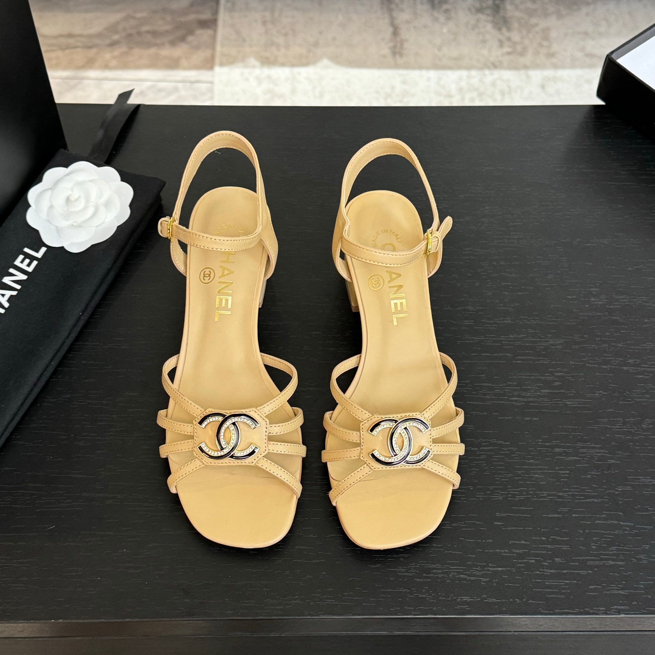 CC 45mm Sandal DarkCream Sheepskin  212928