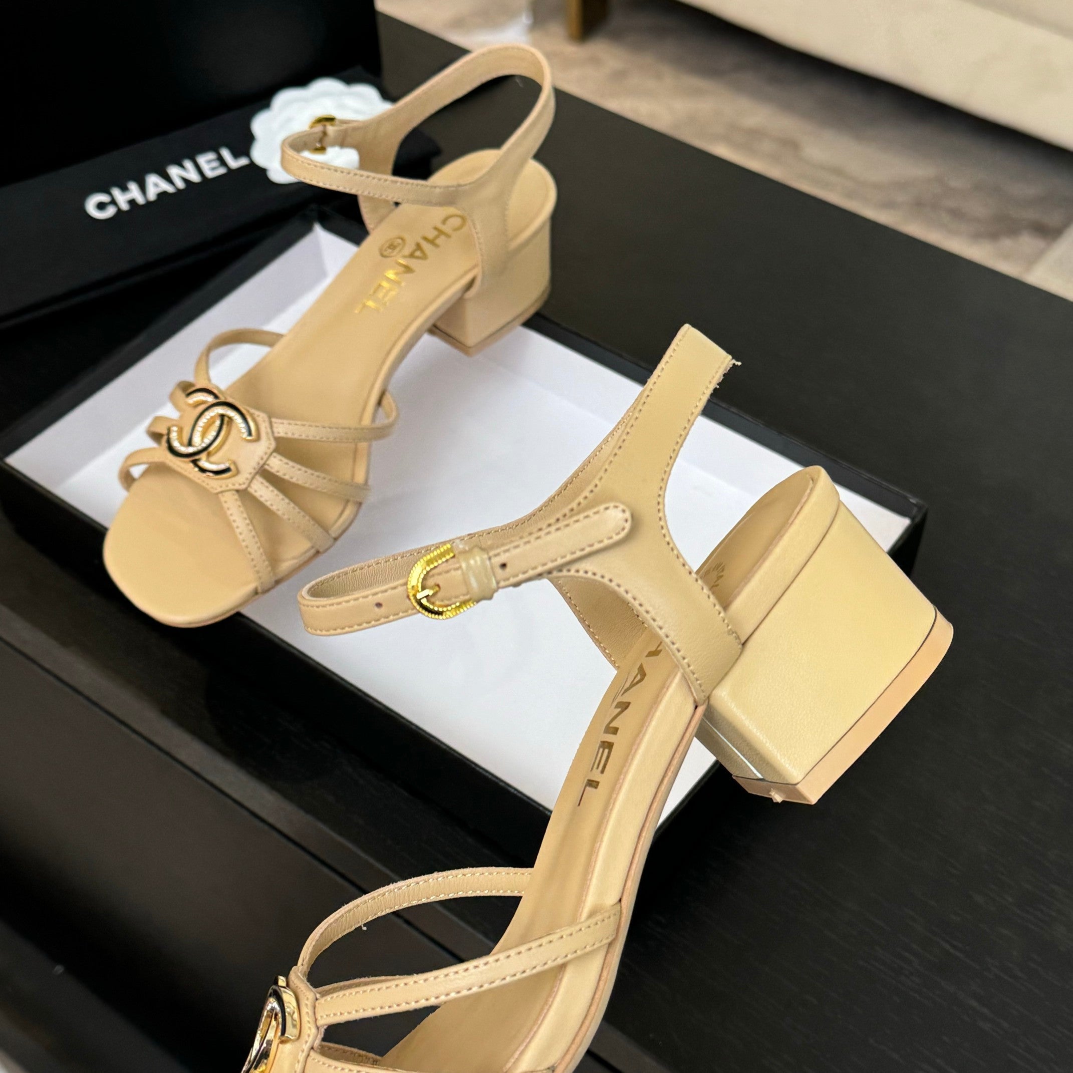 CC 45mm Sandal DarkCream Sheepskin  212928