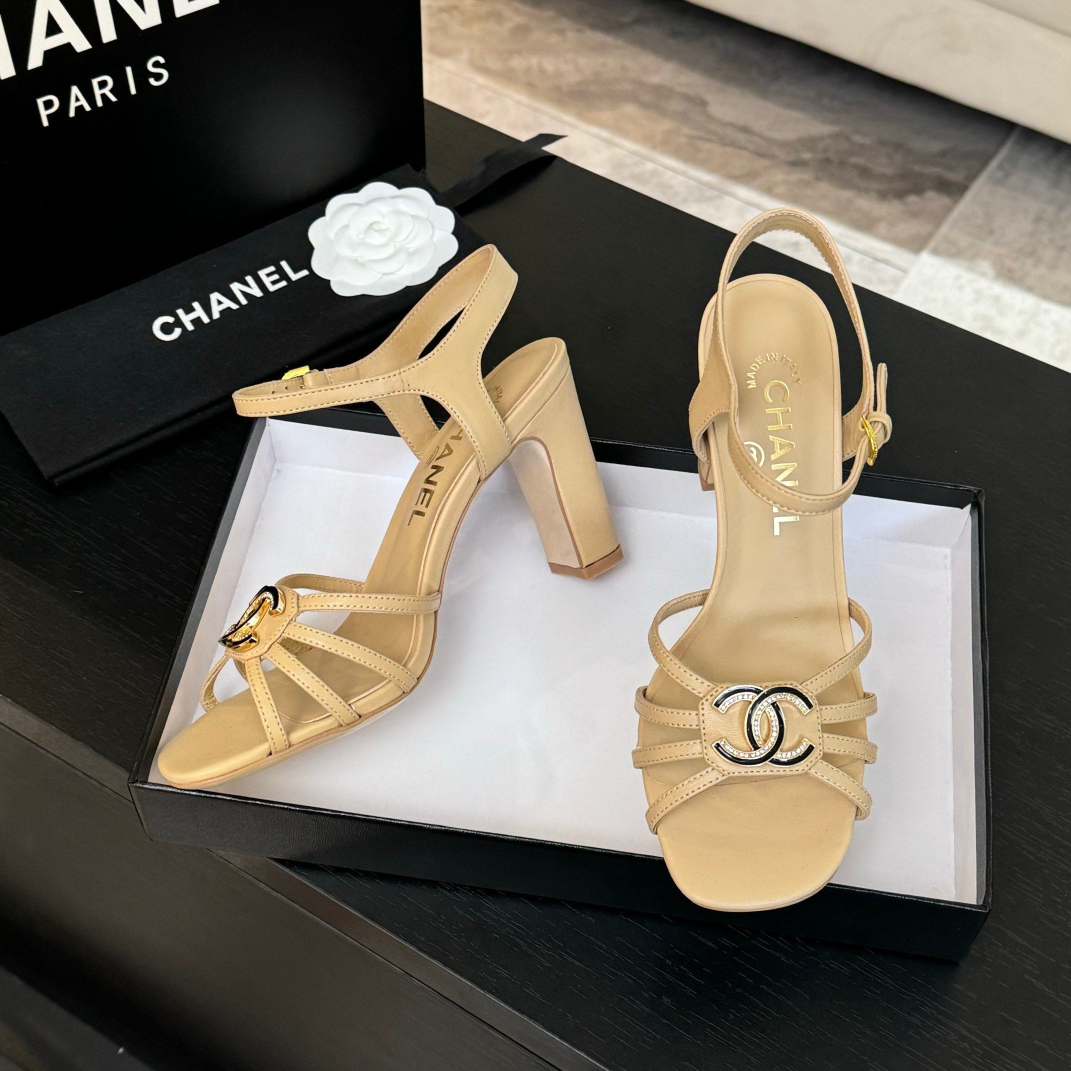 CC 85mm Sandal DarkCream Sheepskin  212931