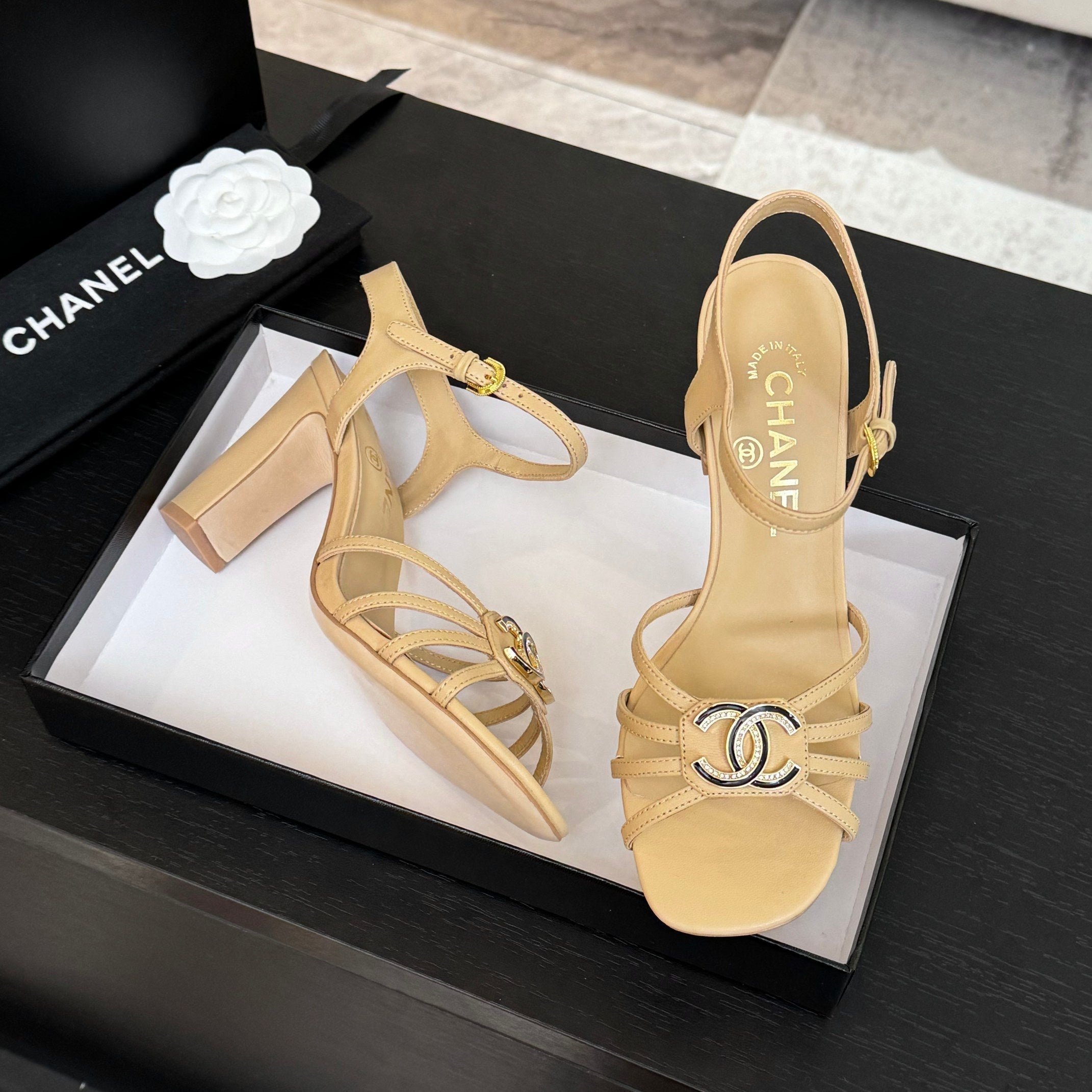 CC 85mm Sandal DarkCream Sheepskin  212931