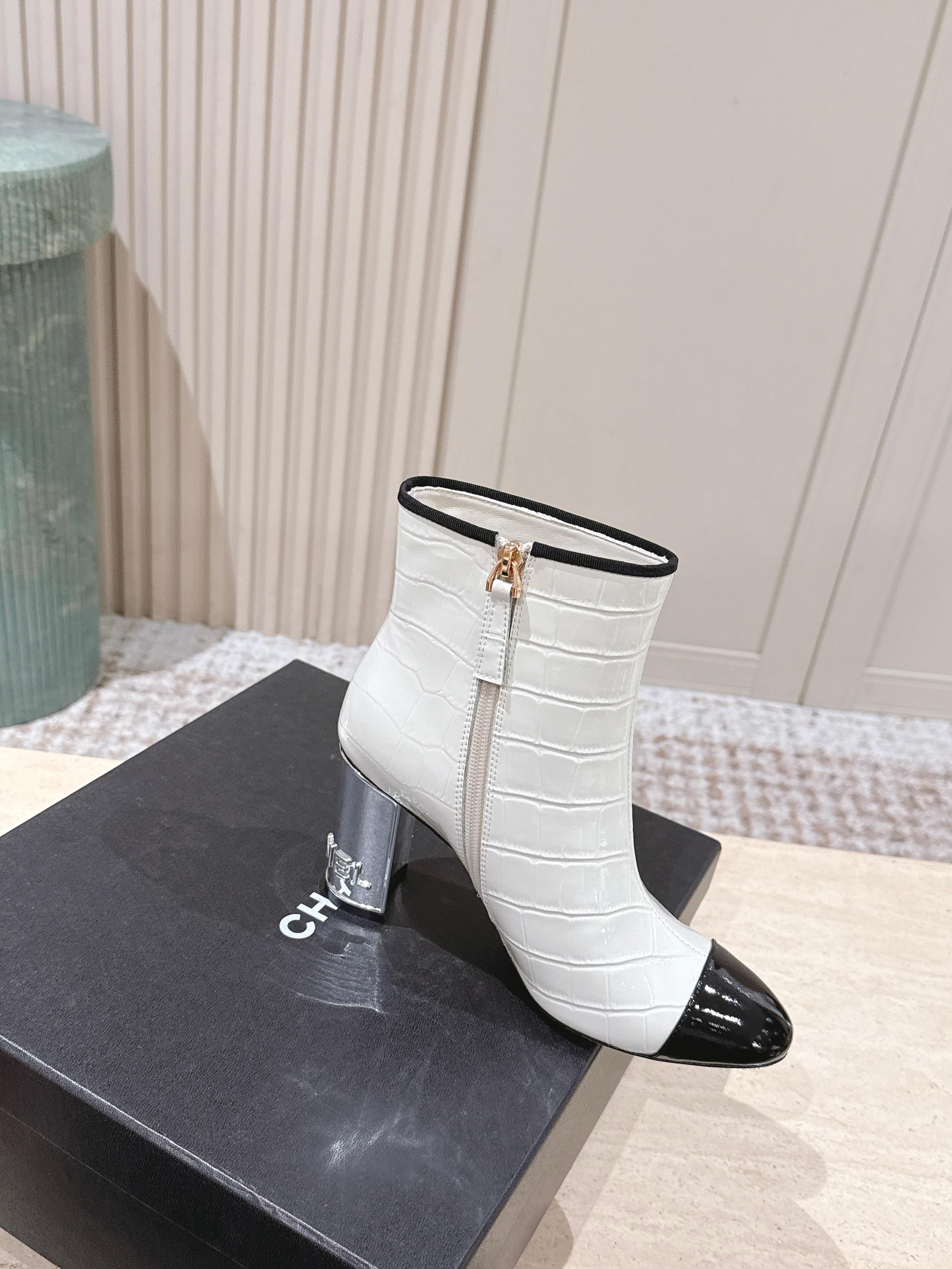 CC high-heeled ankle boots white black patent calfskin 532830