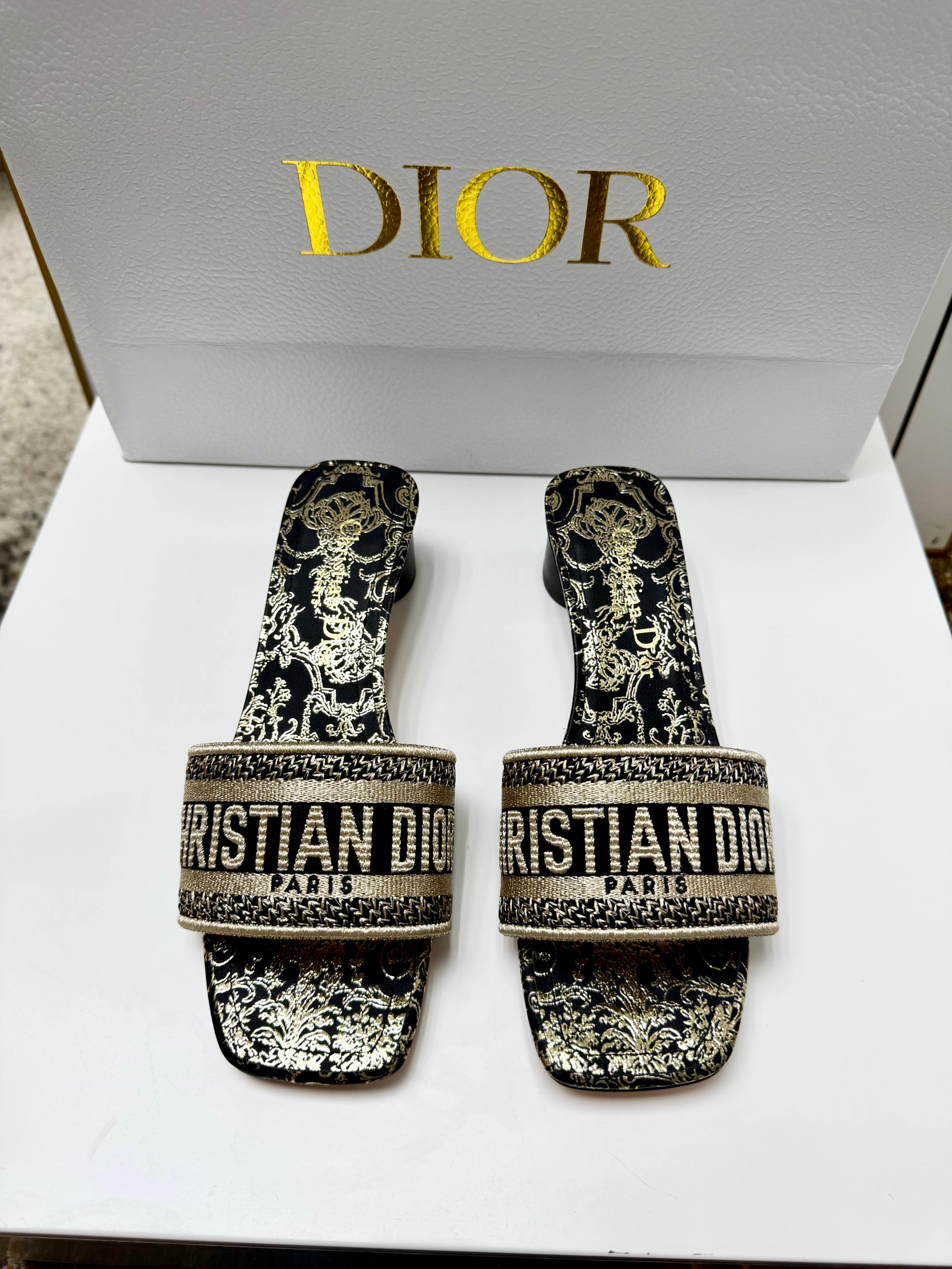 CD 26s Embroidered Sandals White Gold Genuine Leather 683023