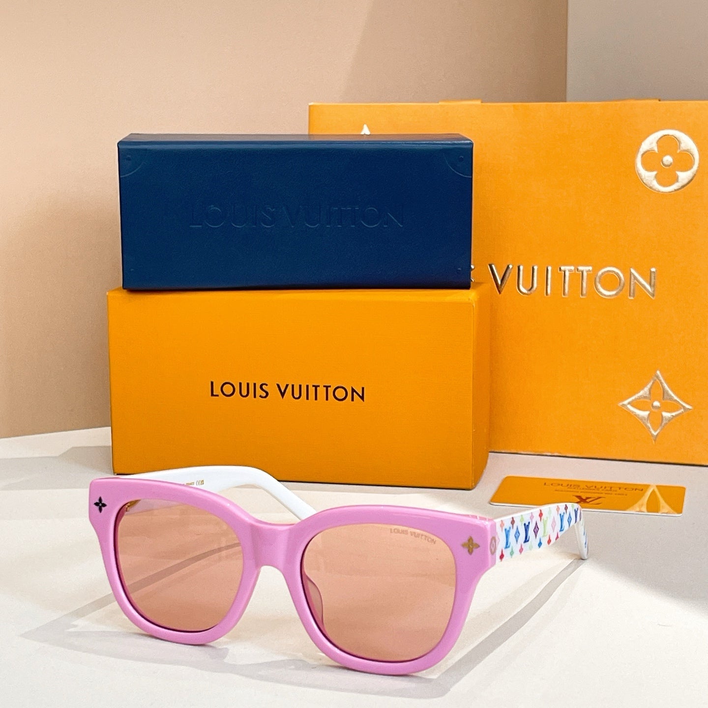 Louis Vuitton Sunglasses 607120