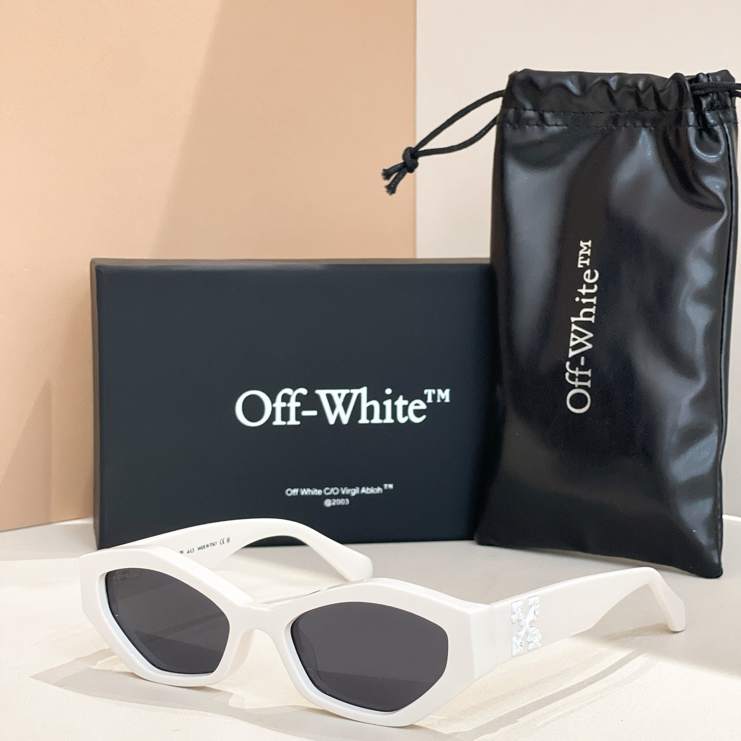 Off-white Sunglasses 666683
