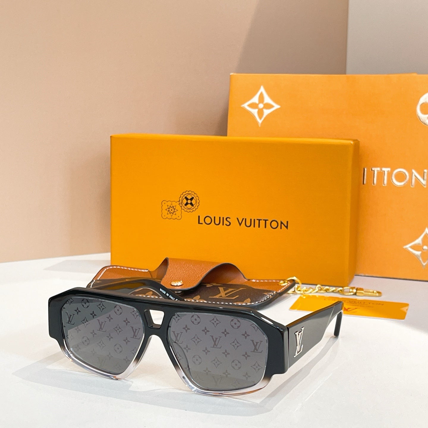 Louis Vuitton Sunglasses 673221