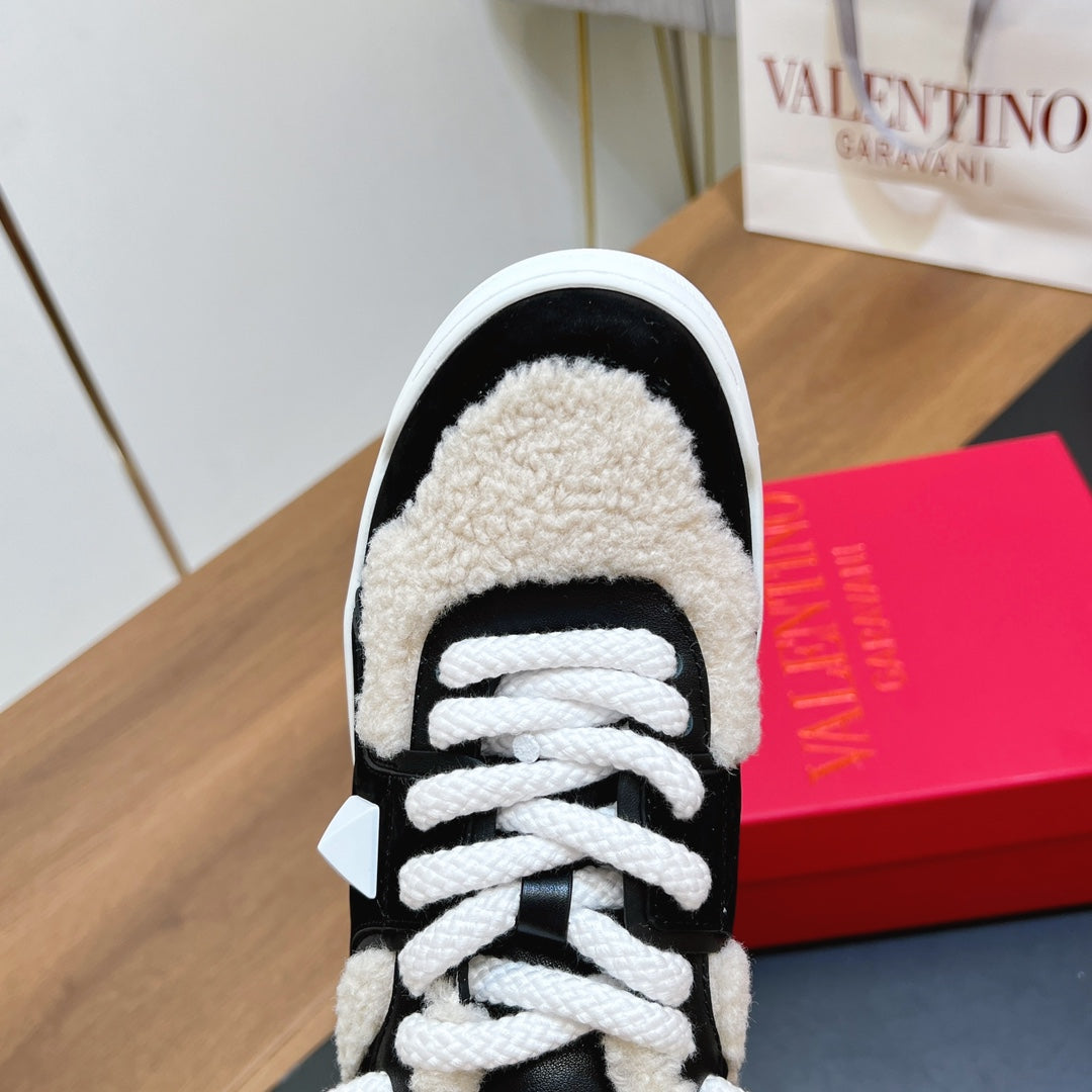 VT 2025 Garavani Sneakers Black Suede Wool Leather 546984