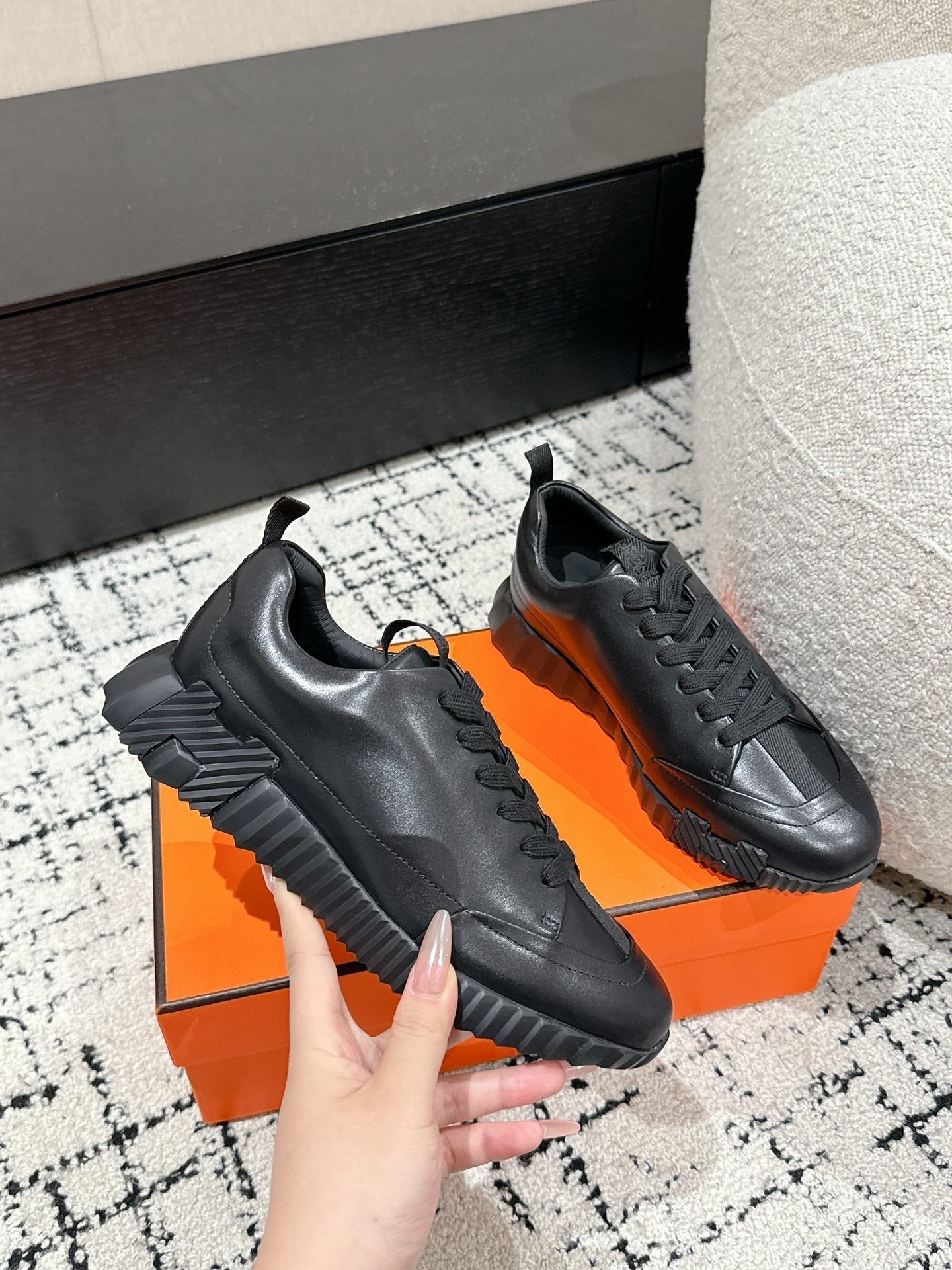 HM Jump Sneaker In Black Cowhide 985306