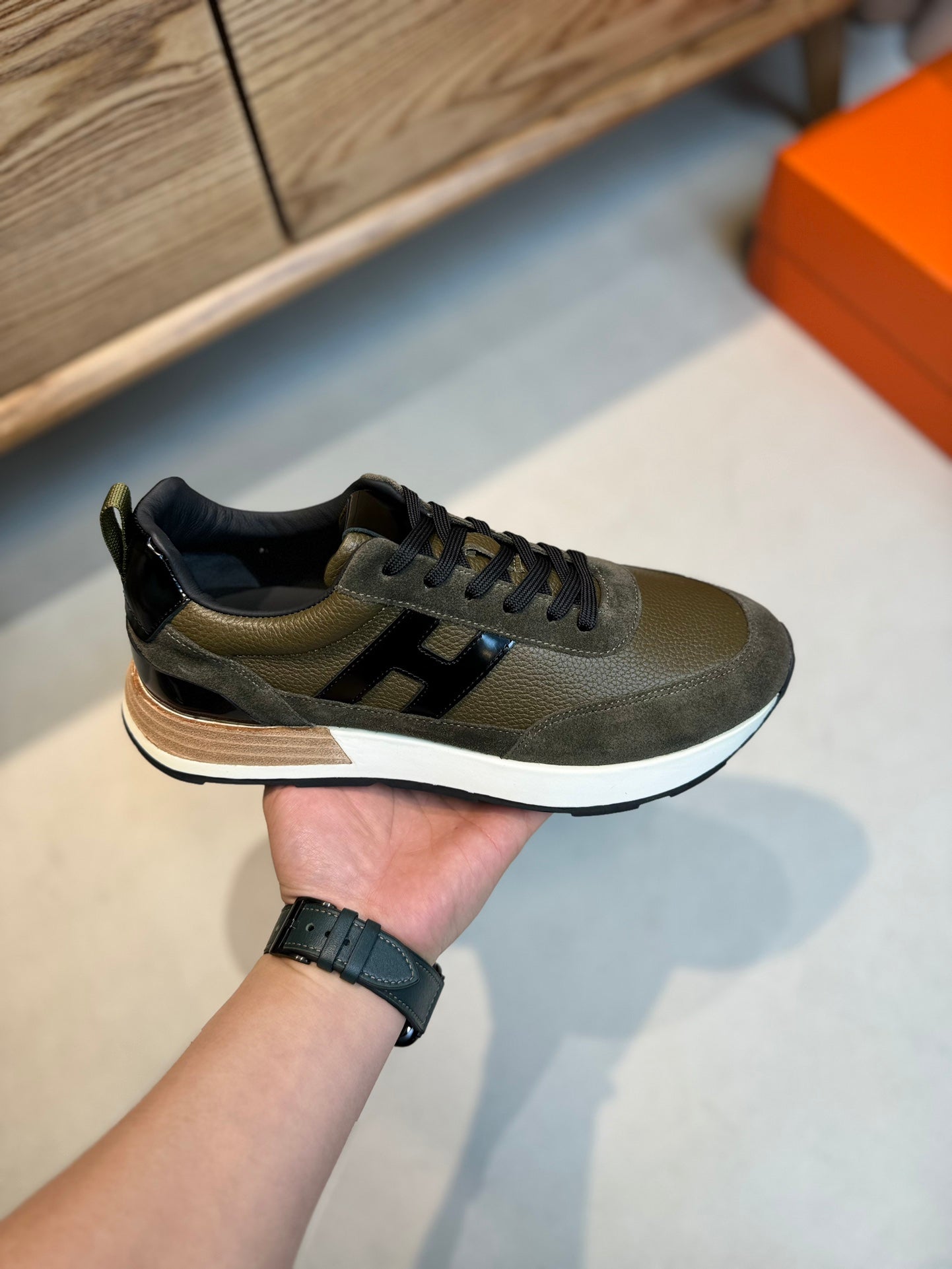 HM INTERACTIVE LACE-UP SNEAKER OLIVE CALFSKIN
