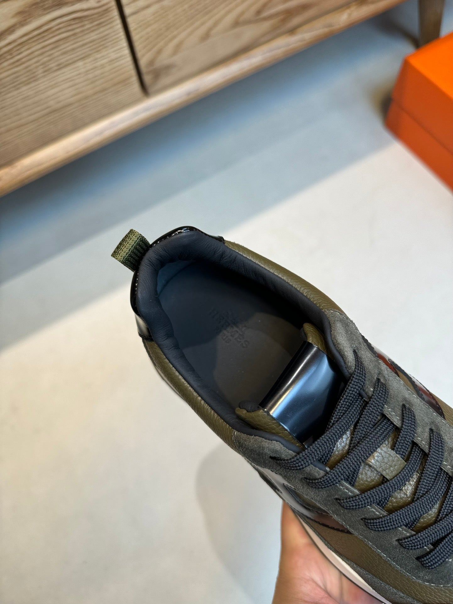 HM INTERACTIVE LACE-UP SNEAKER OLIVE CALFSKIN