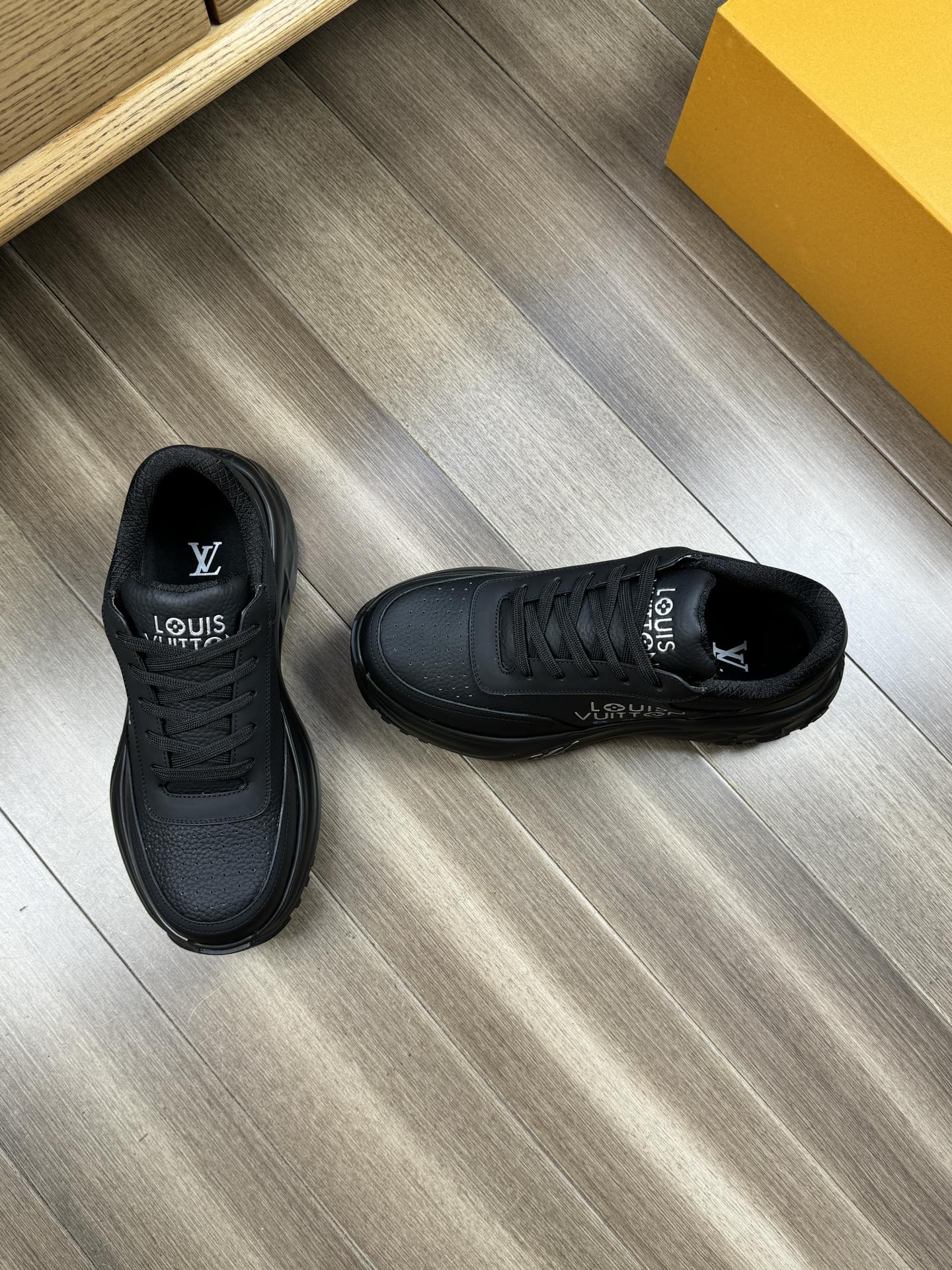 LV SPORT SNEAKER IN BLACK CALFSKIN WITH LOGO