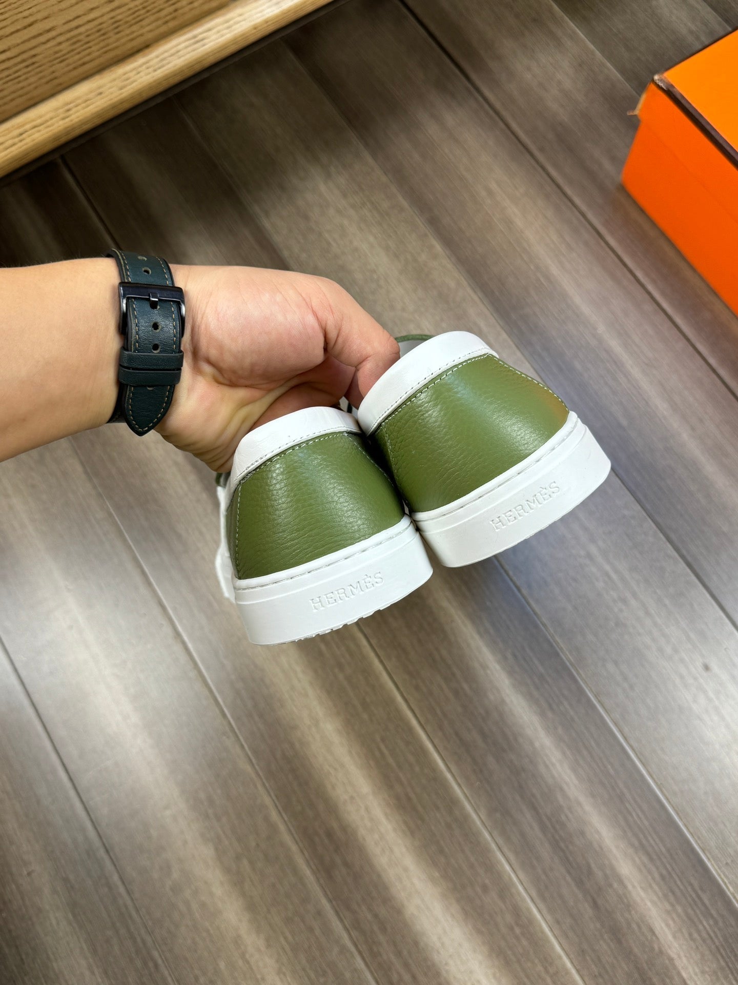 HM GAME SLIP-ON SNEAKER OLIVE CALFSKIN