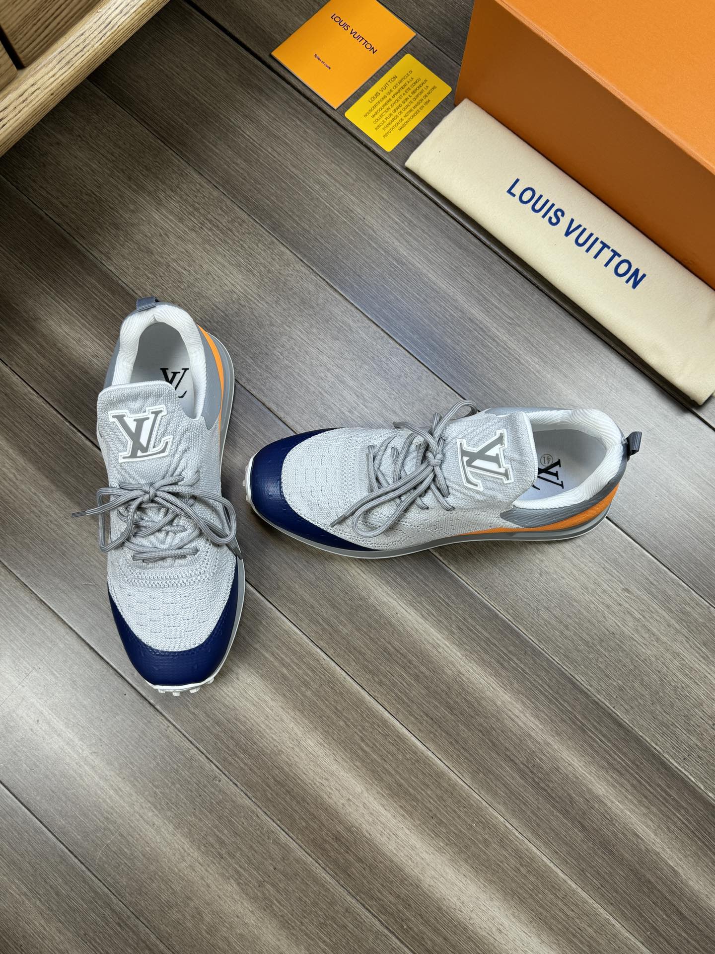 SNEAKERS IN GREY MESH BREATHABLE FABRIC AND BLUE MIX ORANGE CALFSKIN