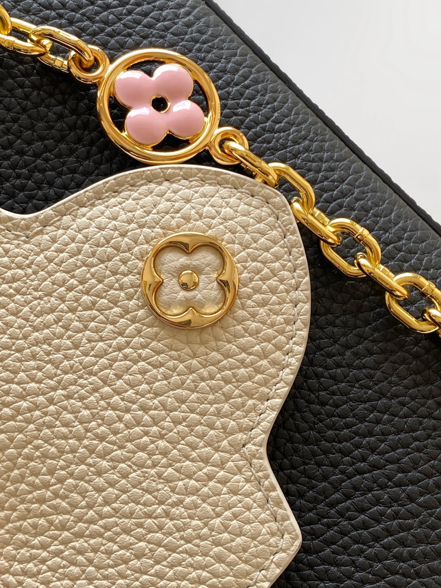 LV 2026 Capucines Bag Black Pink Beige Taurillon Cowhide Leather 281538