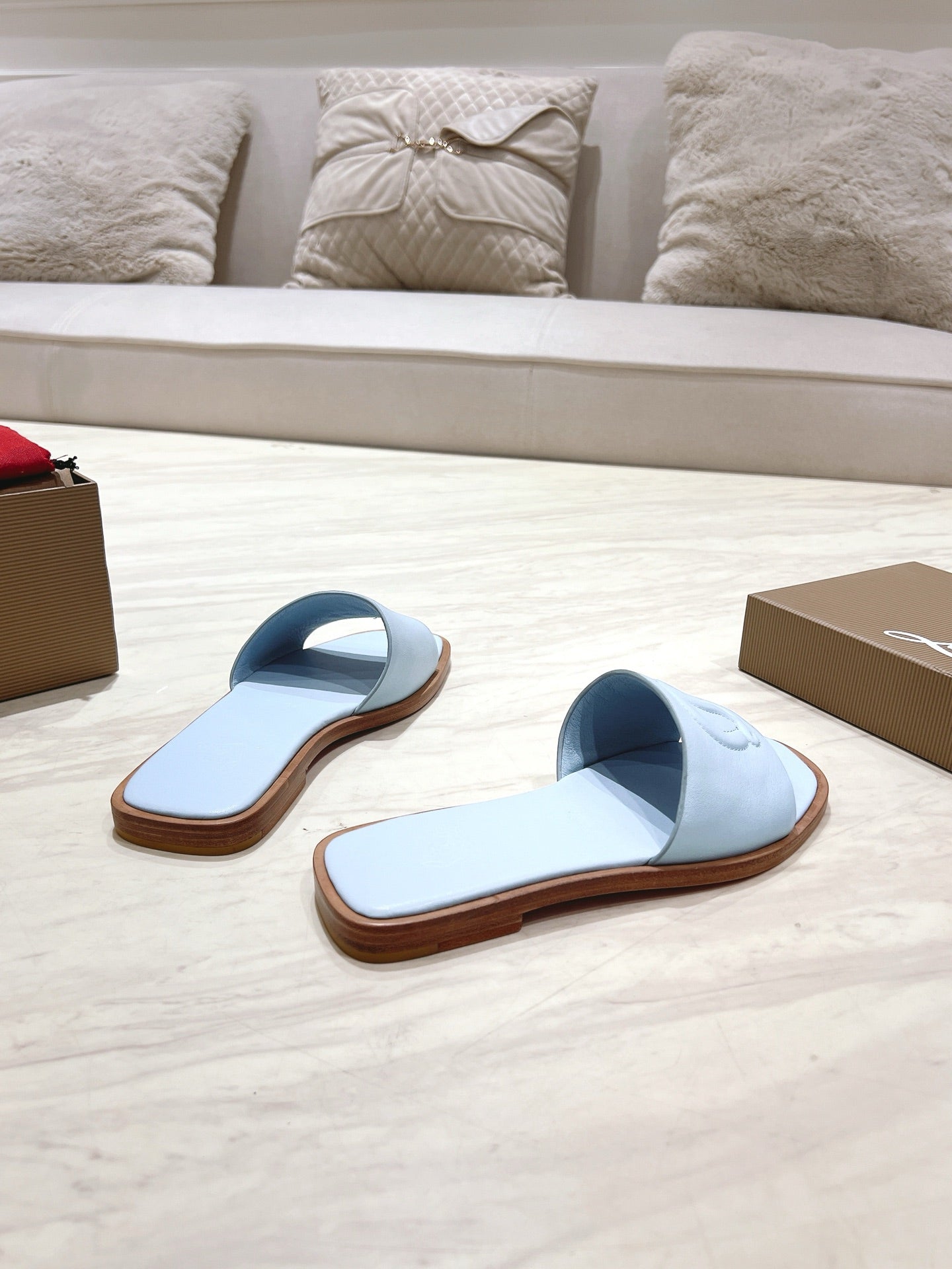 CL 25 Slippers Blue Top Layer High Gloss Calfskin 307499