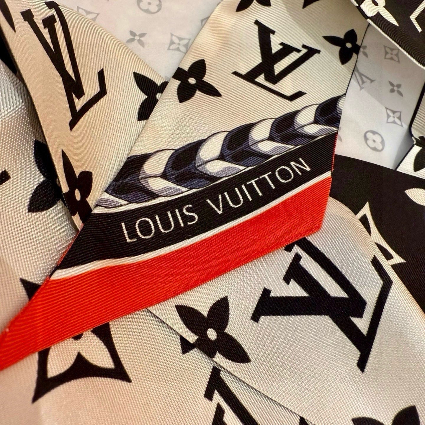 LV  Twilly Mini Scarf 120 Black Beige Silk Twill 967459