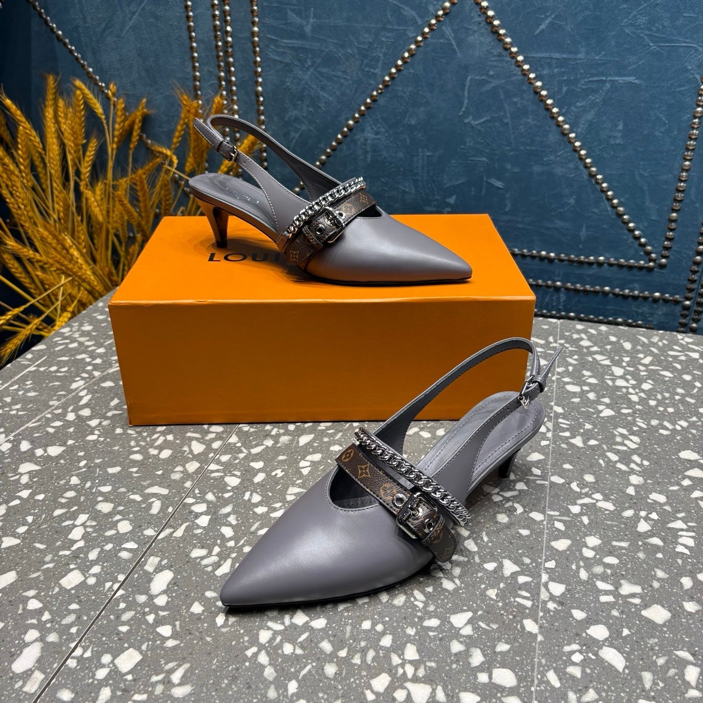 LV 26ss Slingback 45 Gray Cowhide 628432