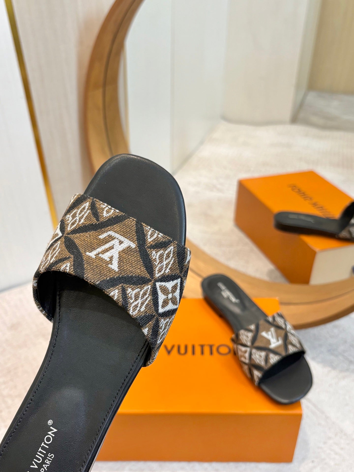 LV 26ss Slippers Black Brown Denim Leather 671238