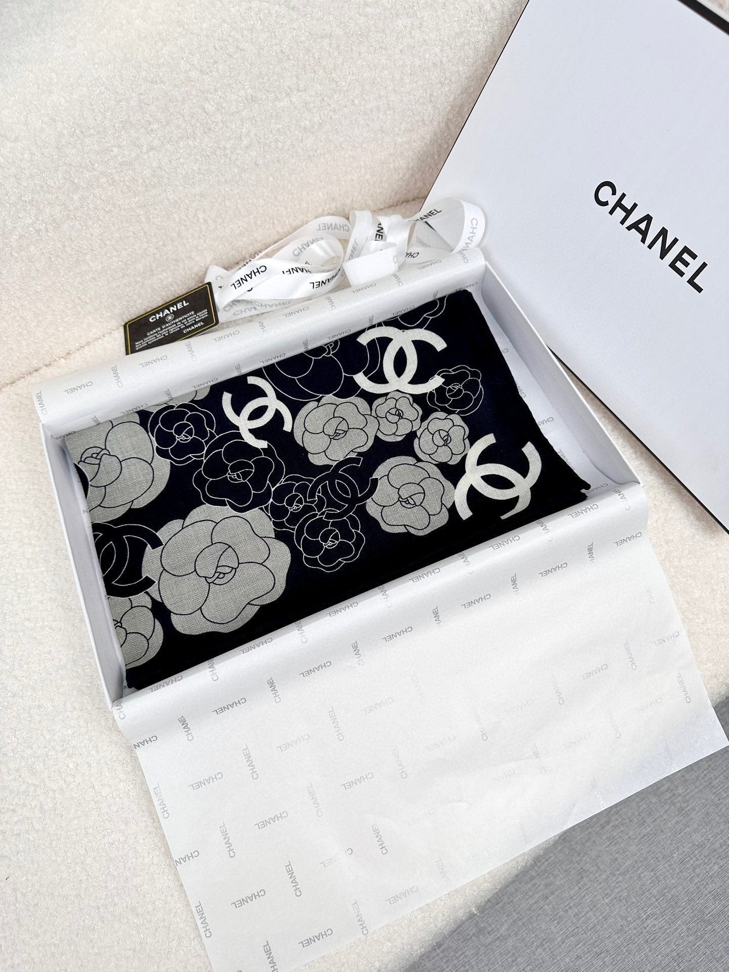 CC Square Scarf 70 CM In Black Mix Grey Camellia Cashmere And Silk 367380