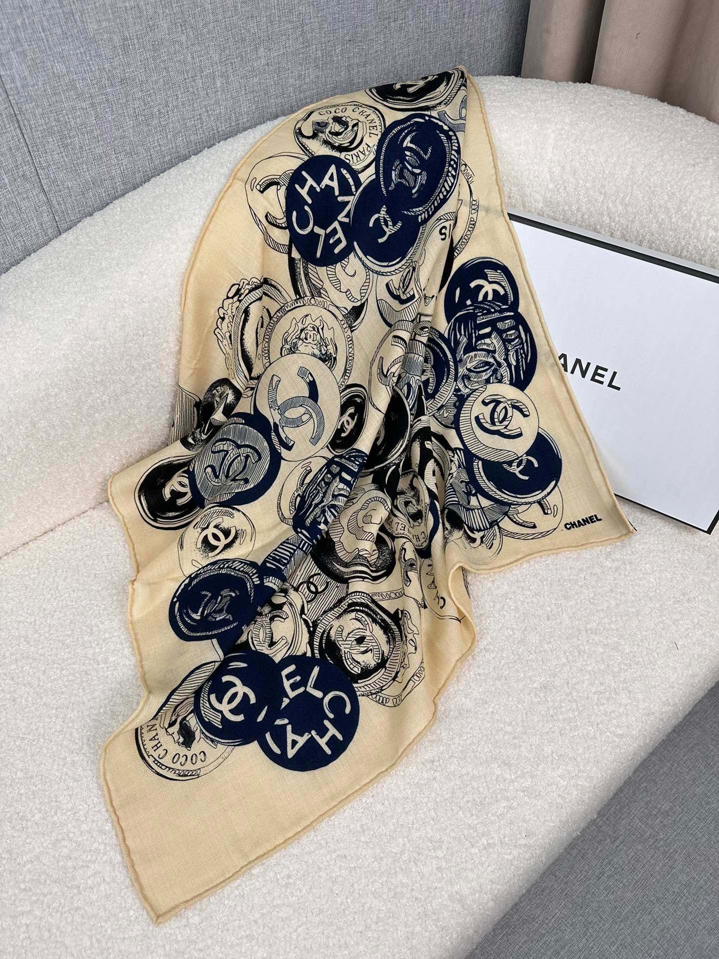 CC Square Scarf 70 CM In Beige Colorful Cashmere And Silk 399804