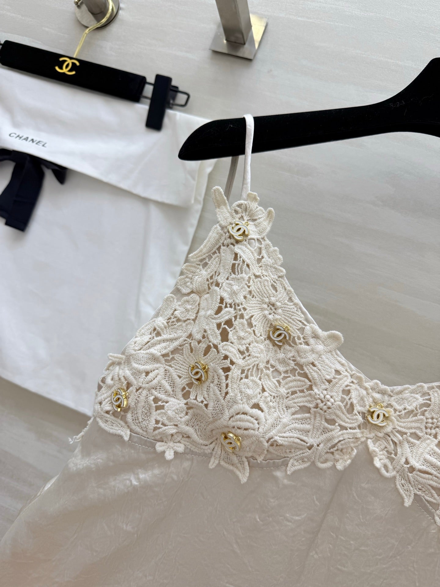 Chanel 2026 Heavy-duty Floral Camisole Cream Acetate Satin 216618