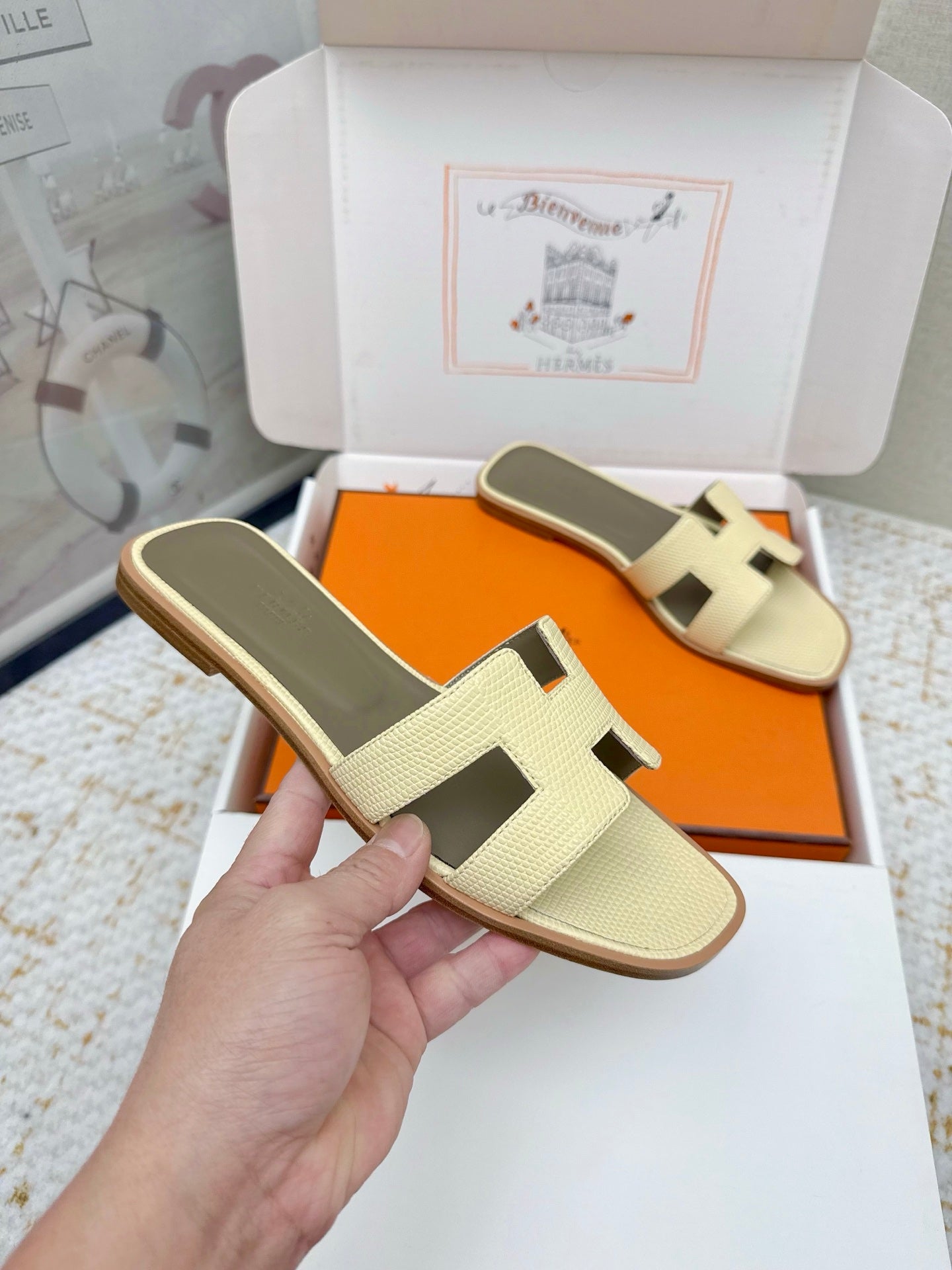 HM 26ss Oran Sandals Cream Yellow Cowhide 625045