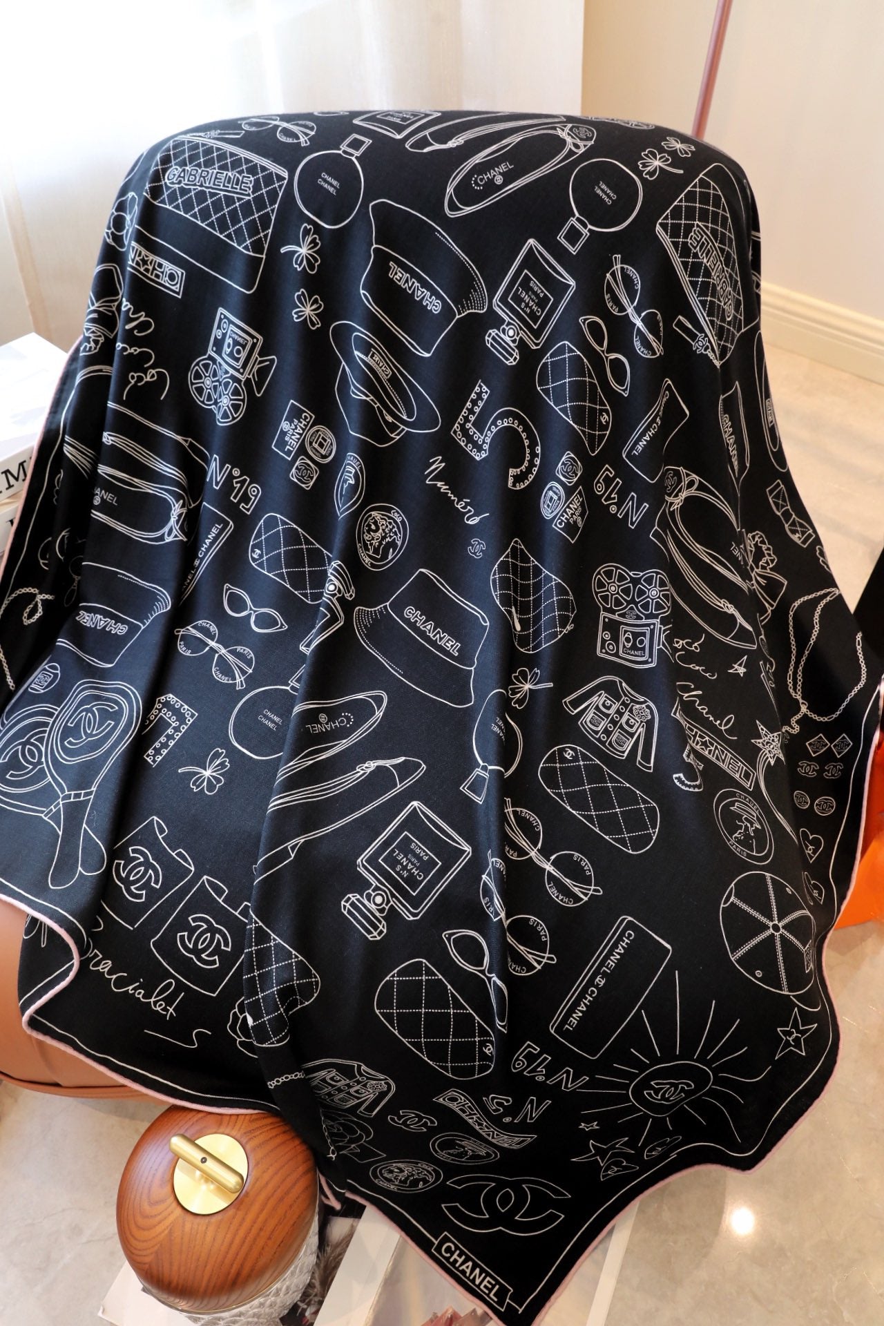 CC Square Scarf 140 CM In Black Mix White Cashmere Silk 368822