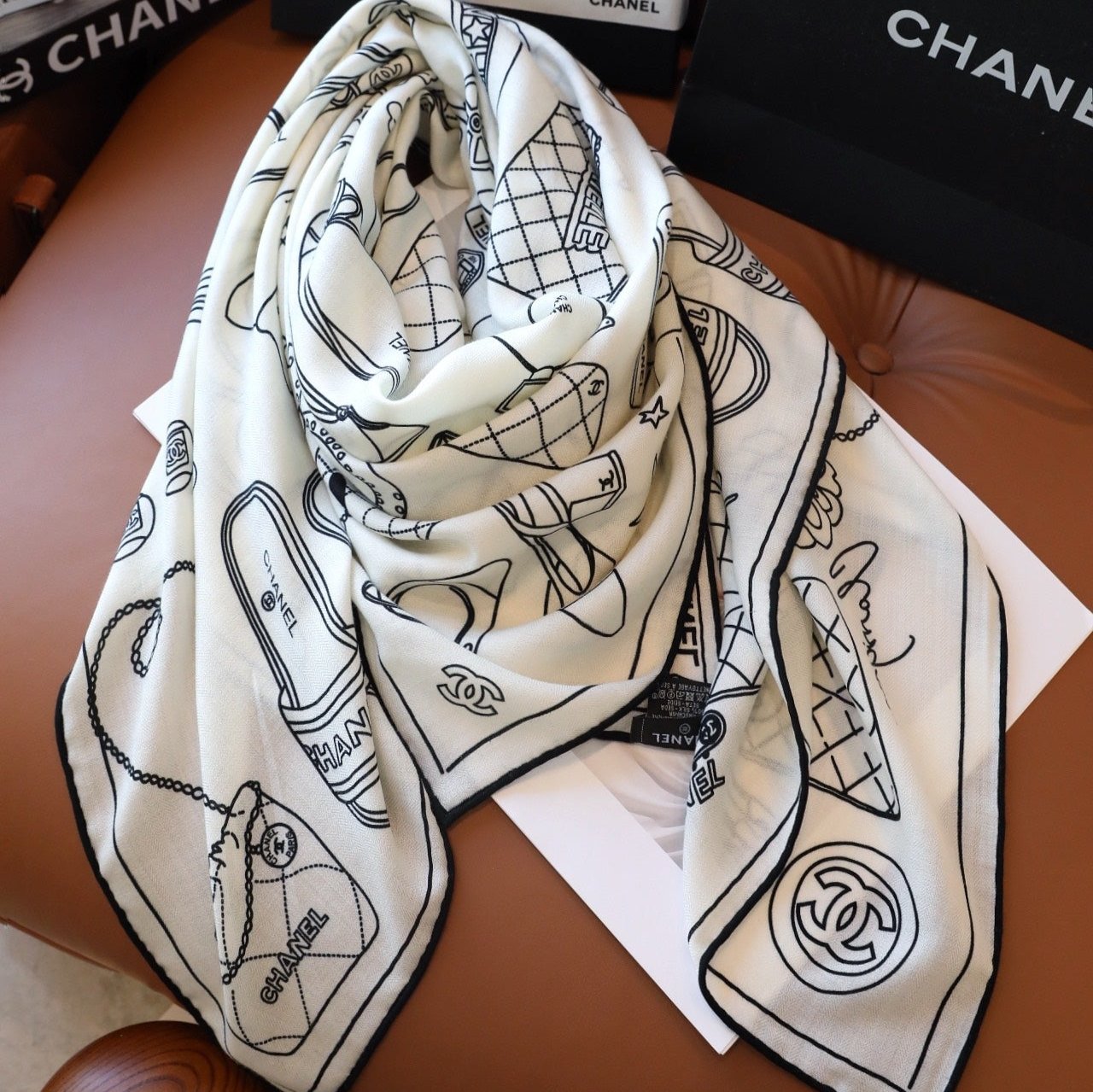 CC Square Scarf 140 CM In White Mix Black Cashmere Silk 383796