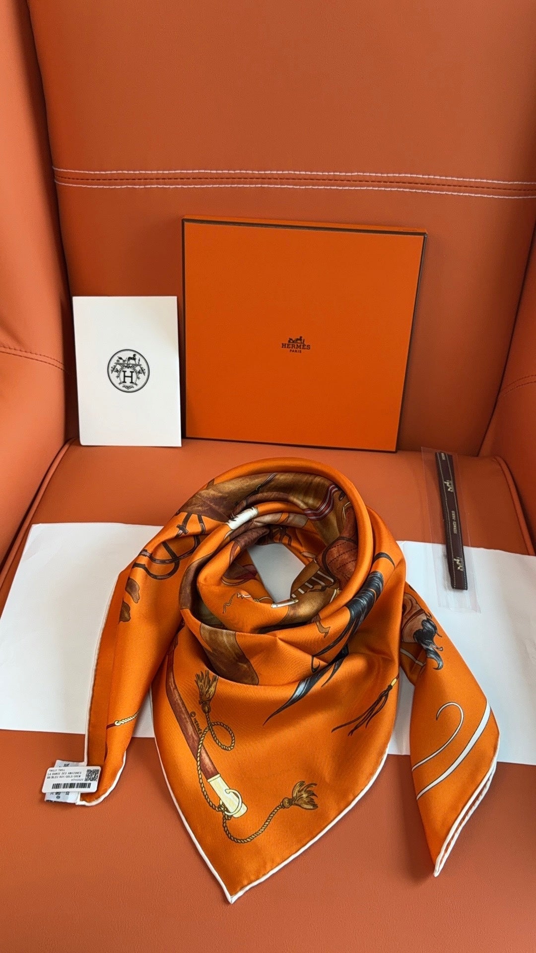 HM 26s 90 House Scarf Orange Colorful Mulberry Silk 153377