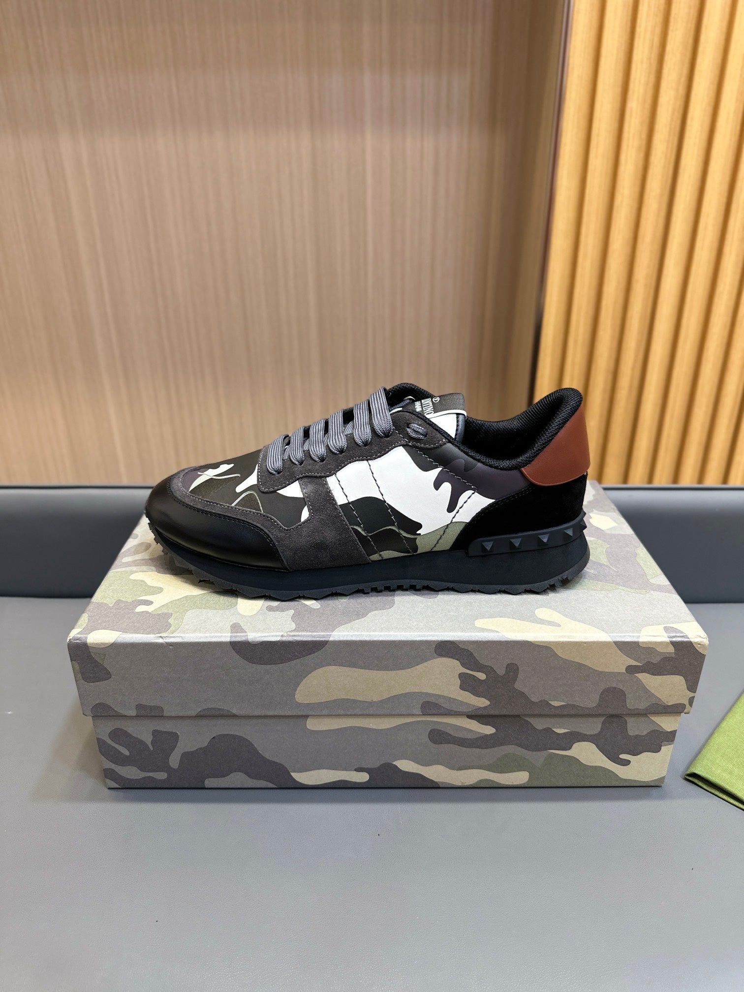 VT 25 Rockrunner Sneaker Camouflage  Sheepskin 349043