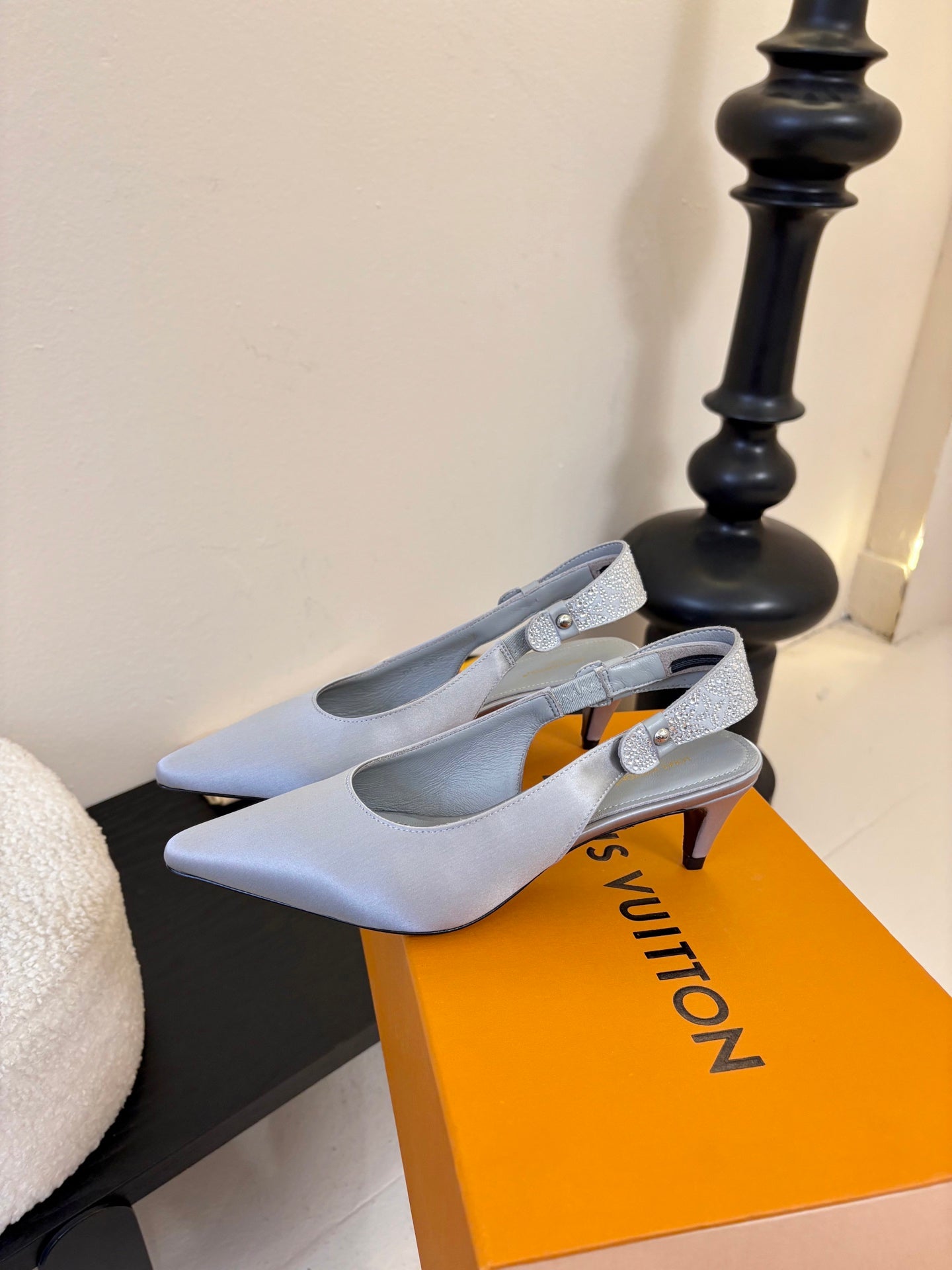 LV 26ss Legacy Slingback 60 Light Gray Silk 627246
