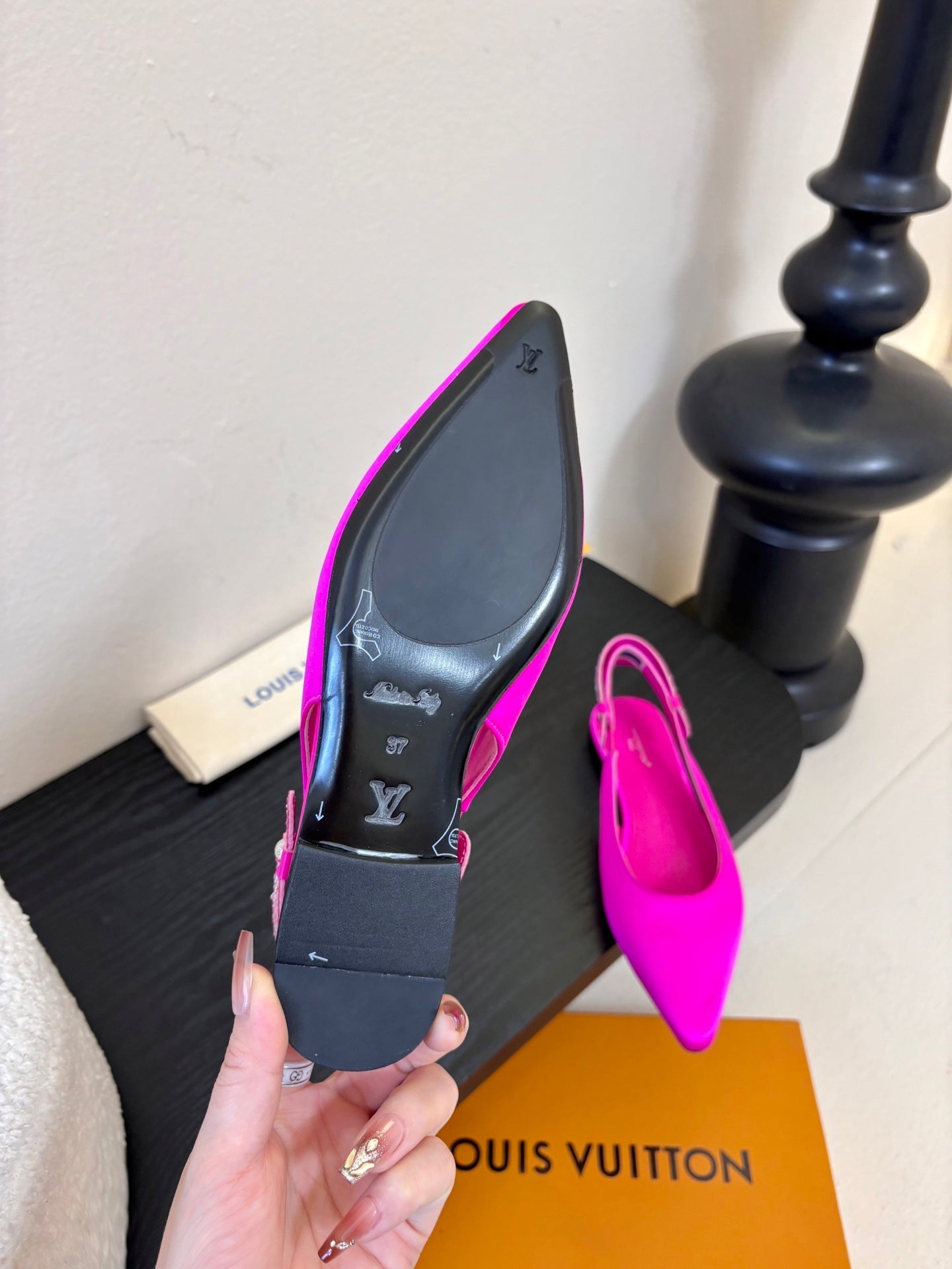 LV 26ss Legacy Slingback Flat Hot Pink Silk 627250