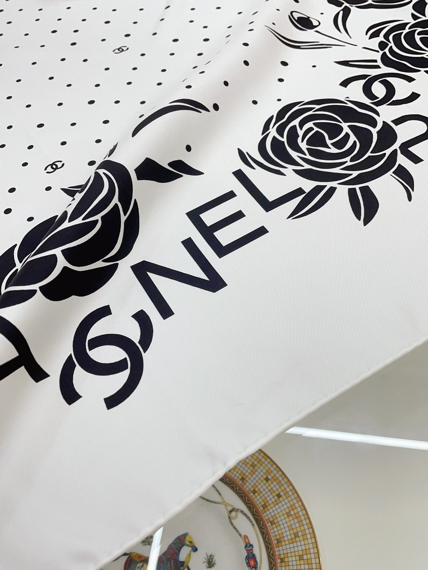 CC Square Scarf 90 CM In White Polka Dot Black Camellia Silk Twill 288722