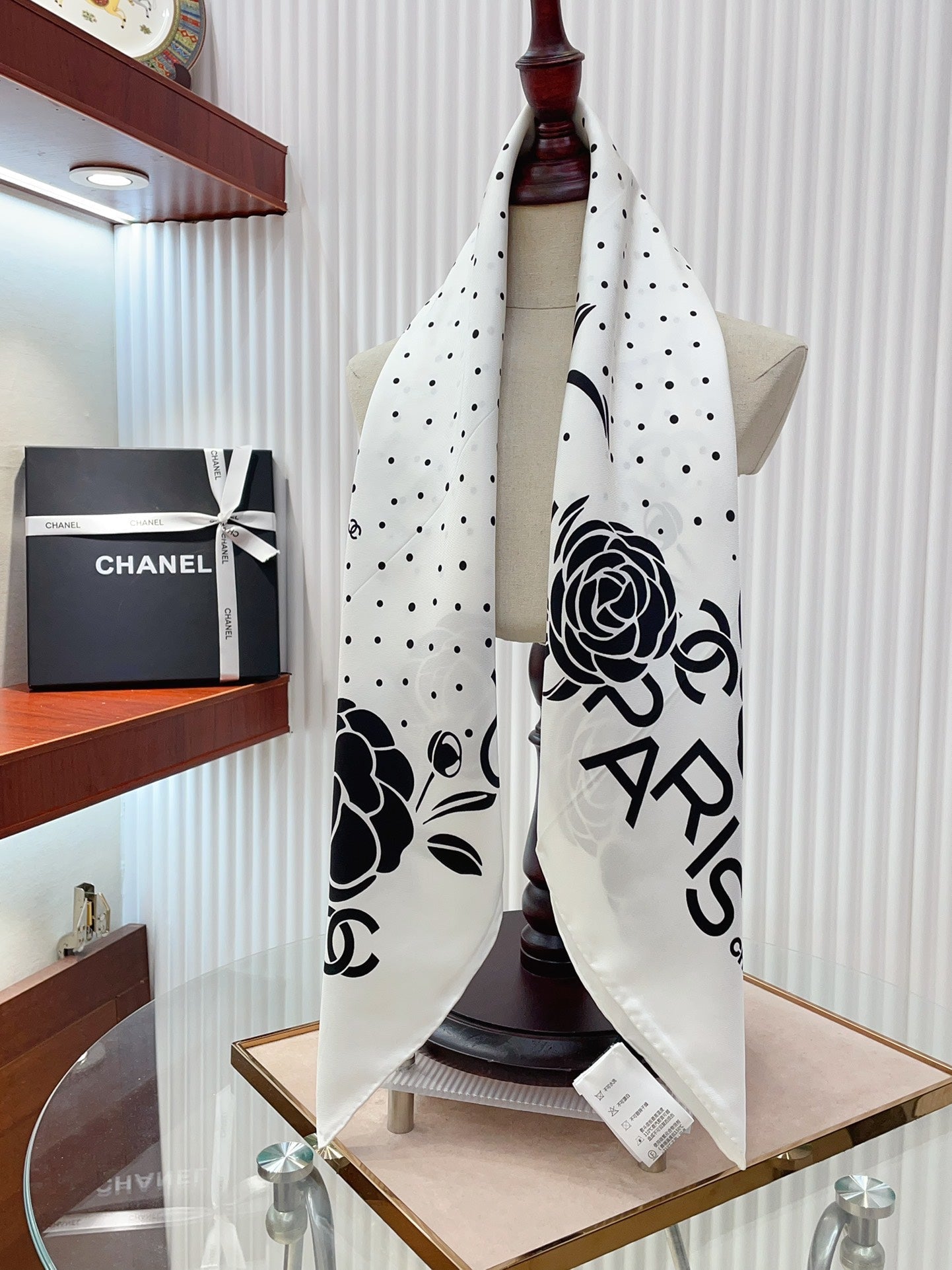 CC Square Scarf 90 CM In White Polka Dot Black Camellia Silk Twill 288722