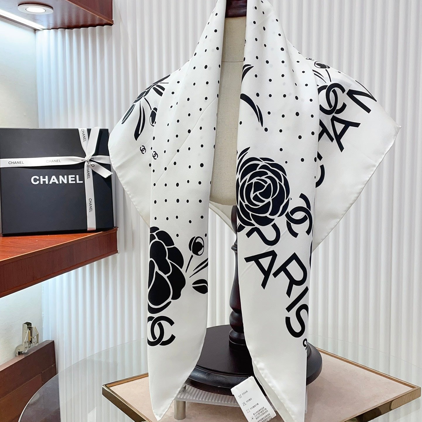 CC Square Scarf 90 CM In White Polka Dot Black Camellia Silk Twill 288722